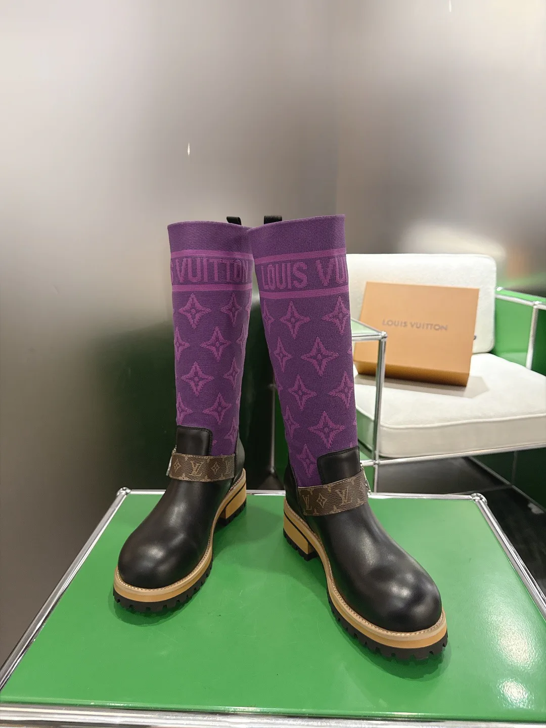 Сапоги Женские Louis Vuitton 18011659