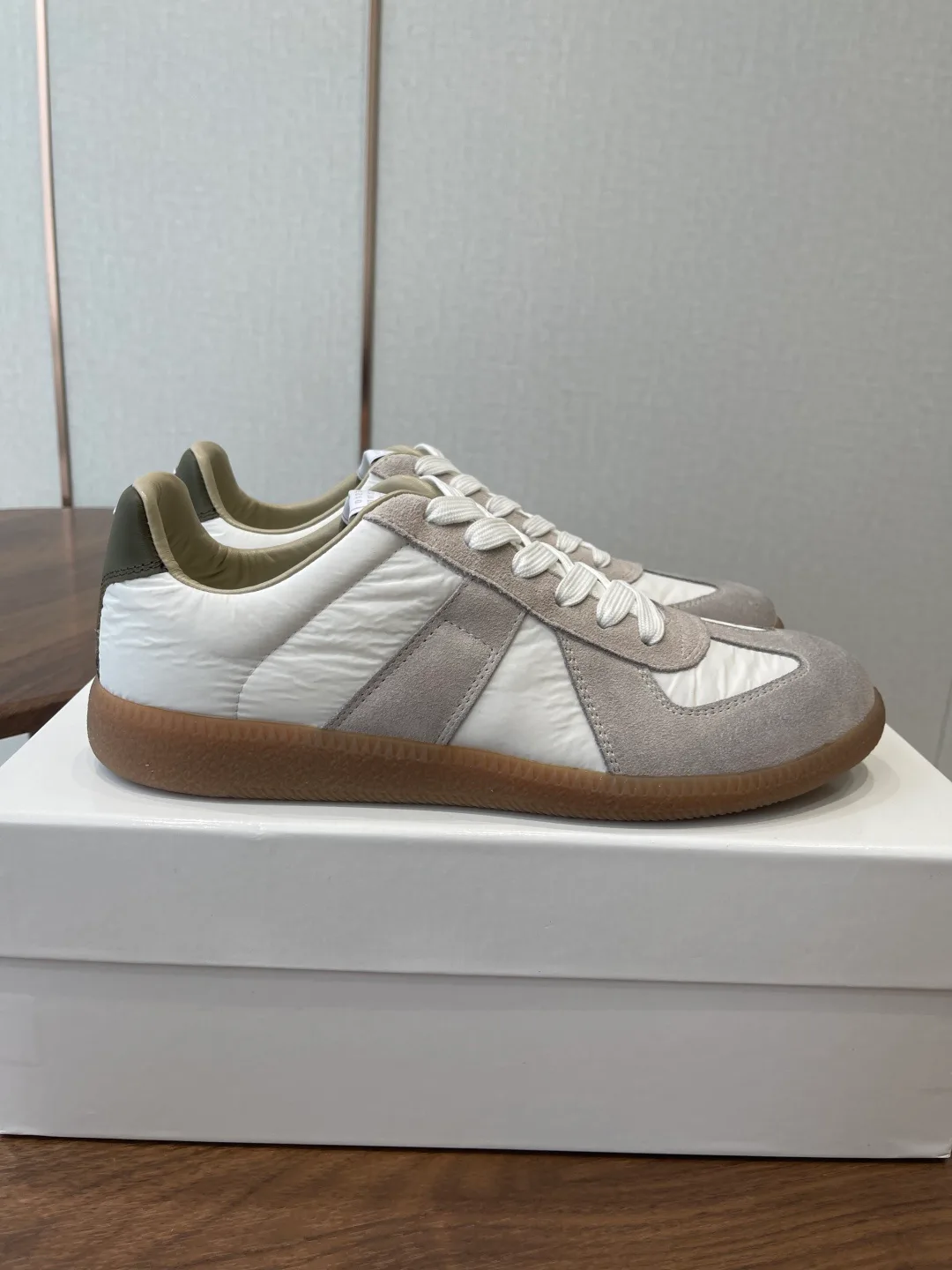 Кроссовки Женские Maison Margiela 11867619