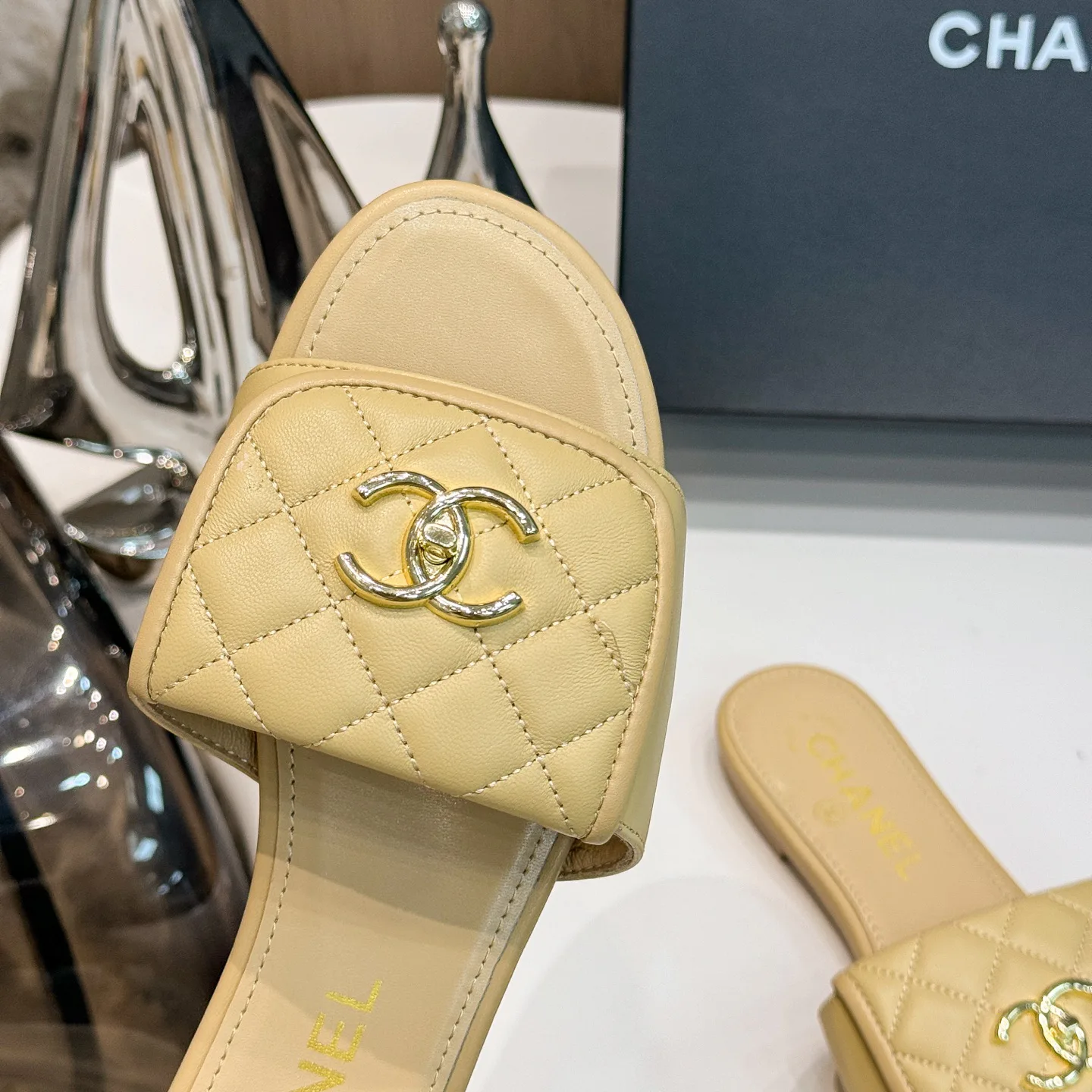 Шлепанцы Женские Chanel 17355