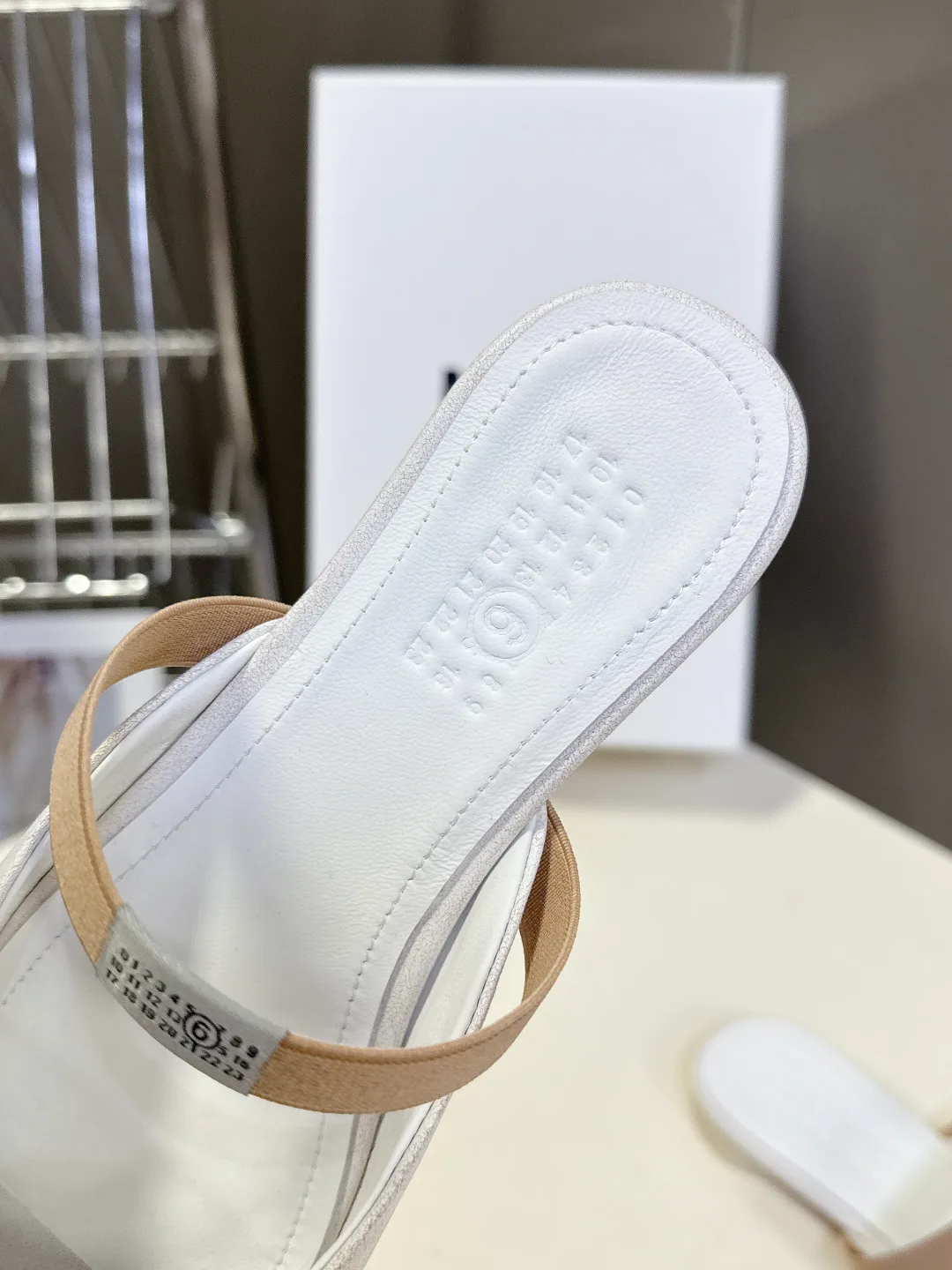 Шлепанцы Женские Maison Margiela 1060484