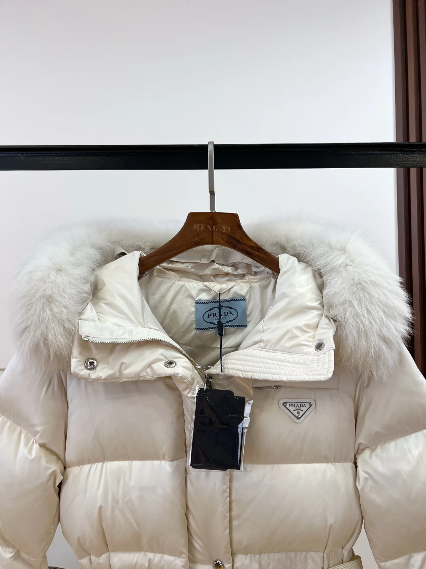 Куртки И Пуховики Женские Prada 18228705