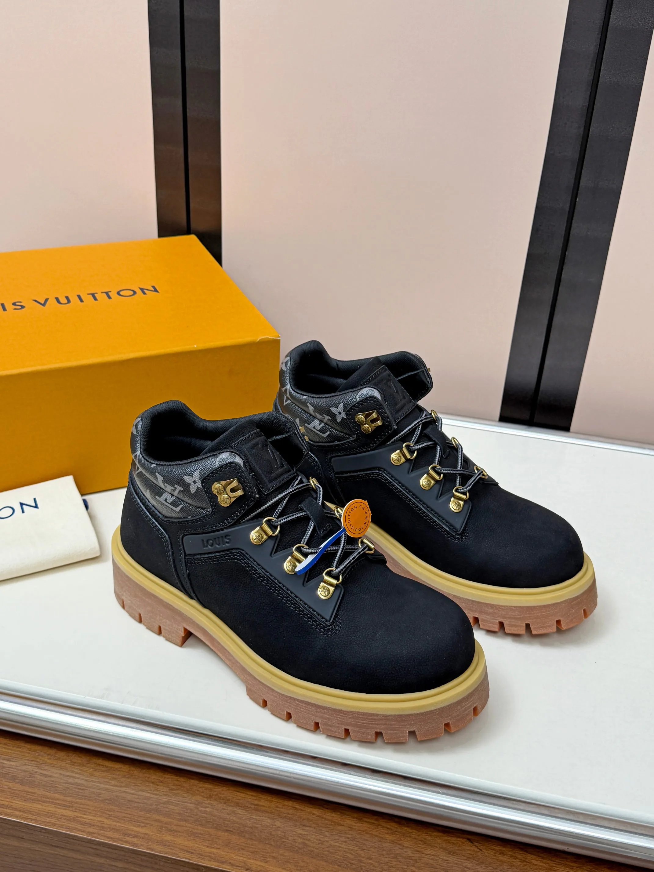 Ботинки Мужские Louis Vuitton 18417470
