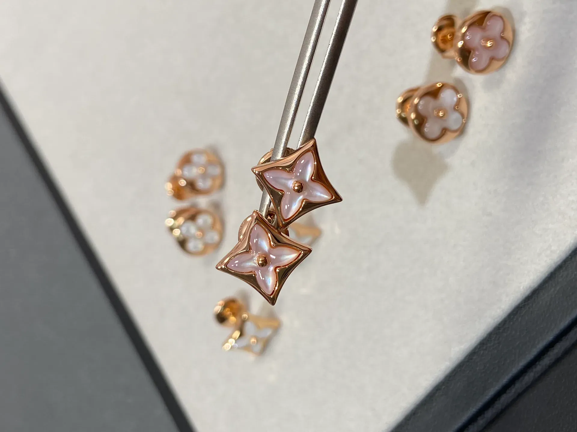 Бижутерия Louis Vuitton 832231