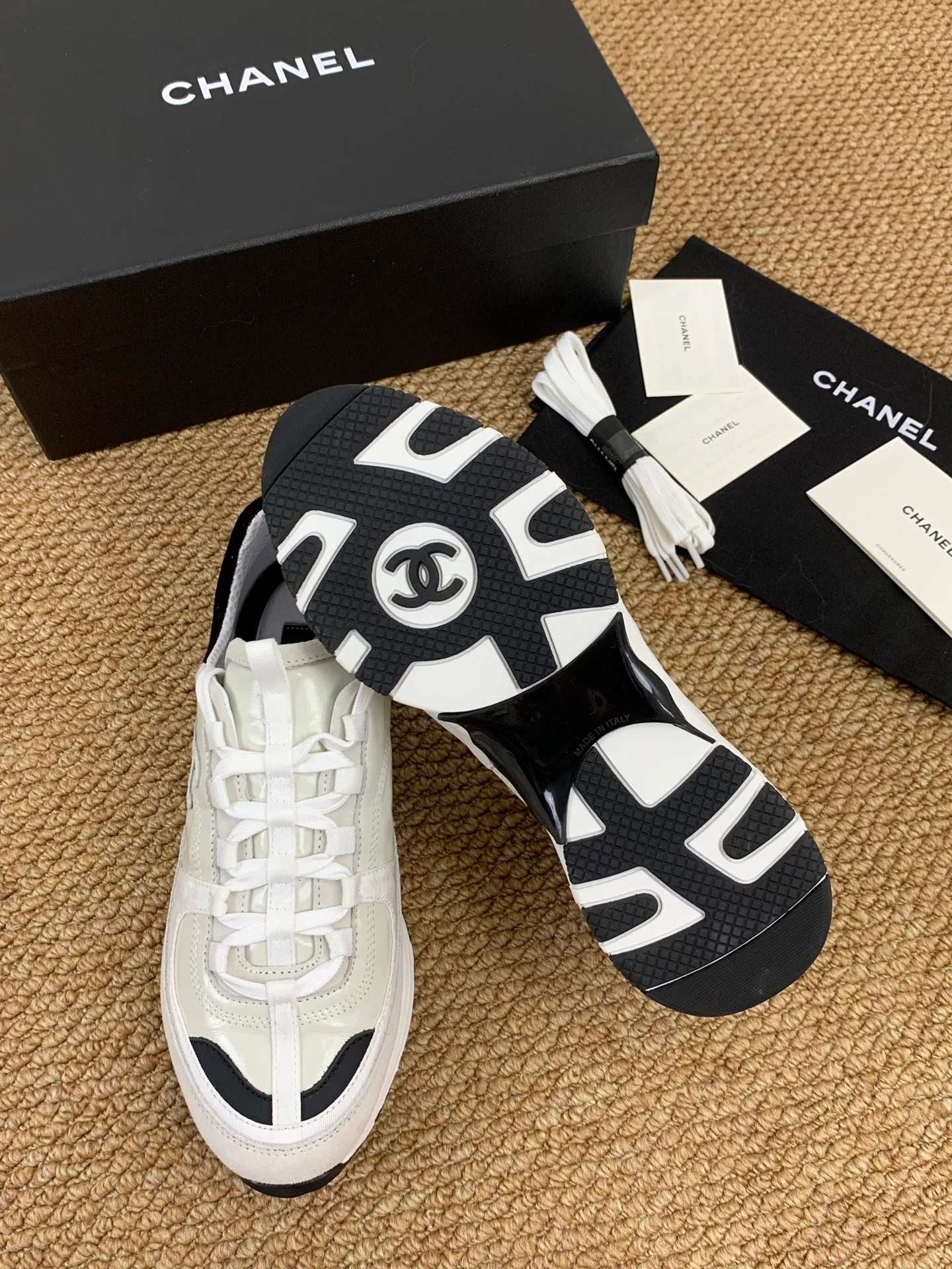 Кроссовки Женские Chanel 17545240