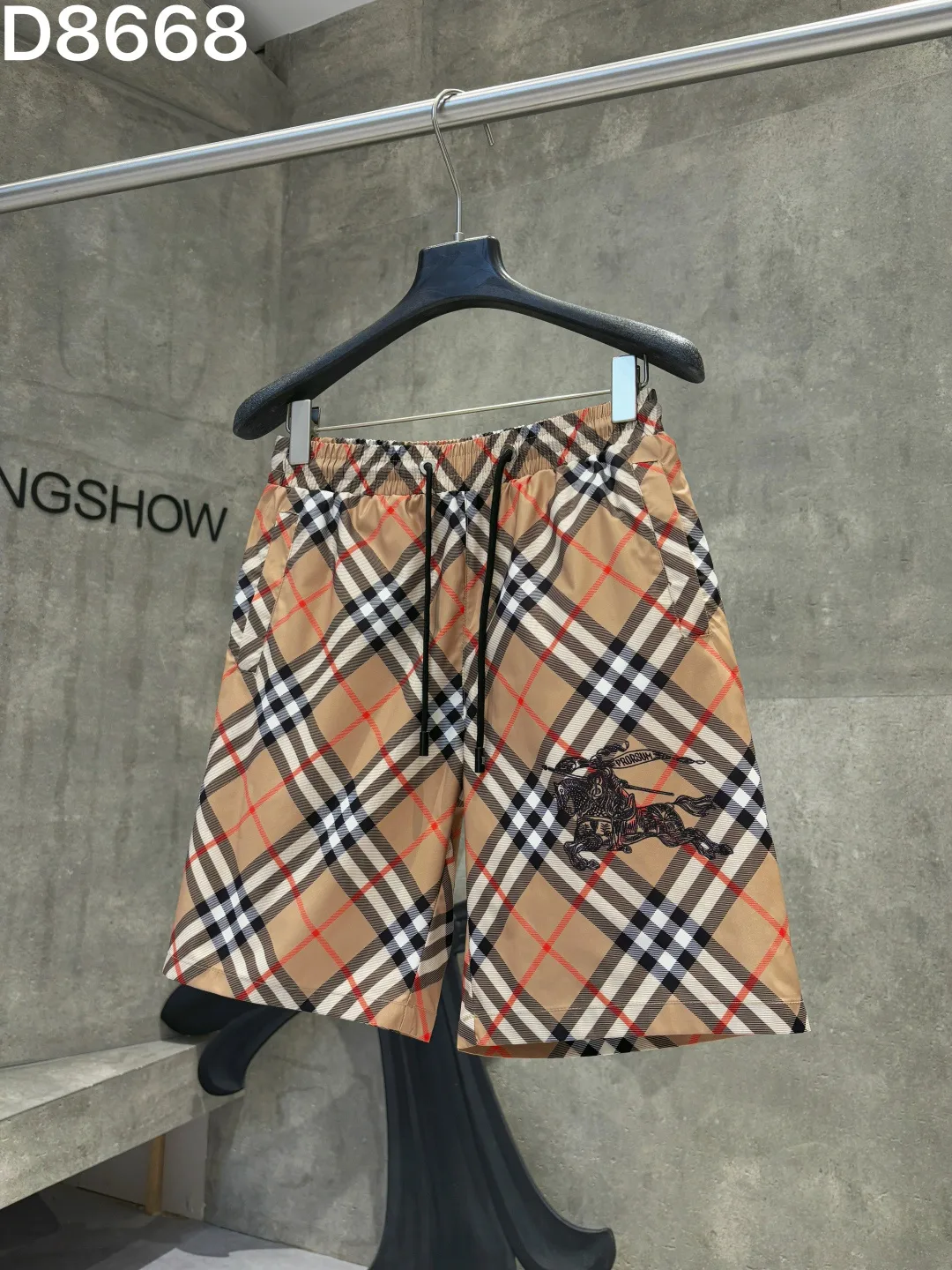 Шорты Мужские Burberry 18000509