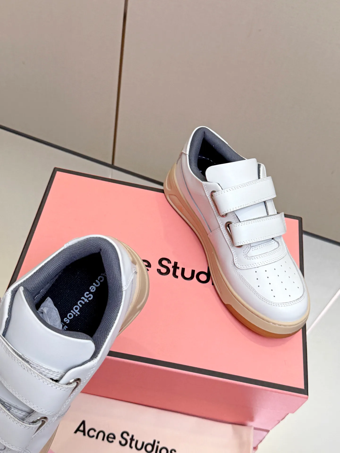 Кроссовки Женские Acne Studios 18534366