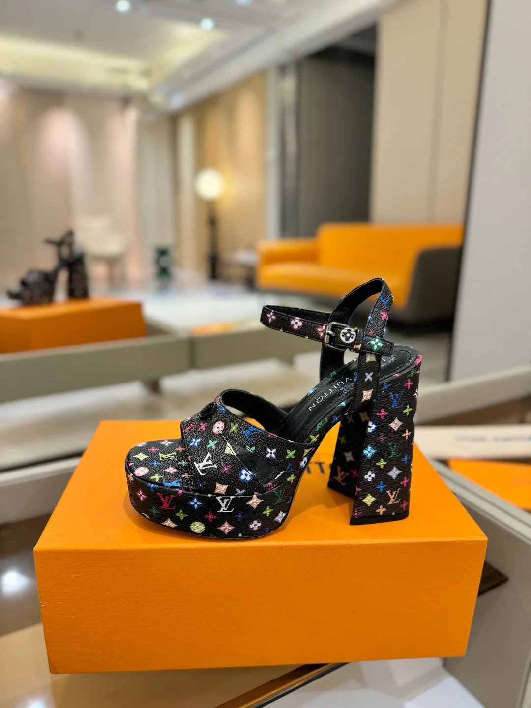 Босоножки Женские Louis Vuitton 10910206