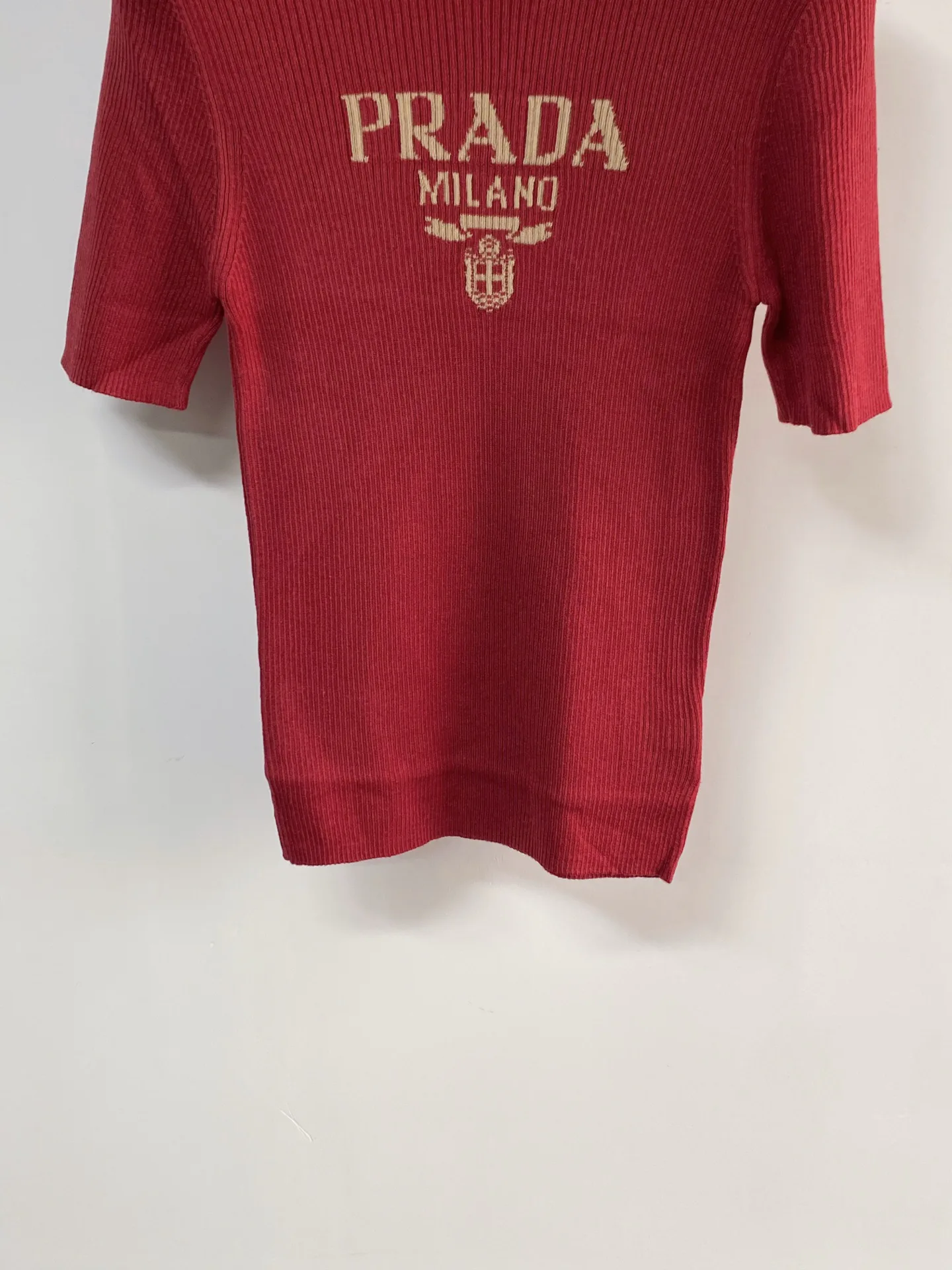 Футболки Женские Prada 11946190
