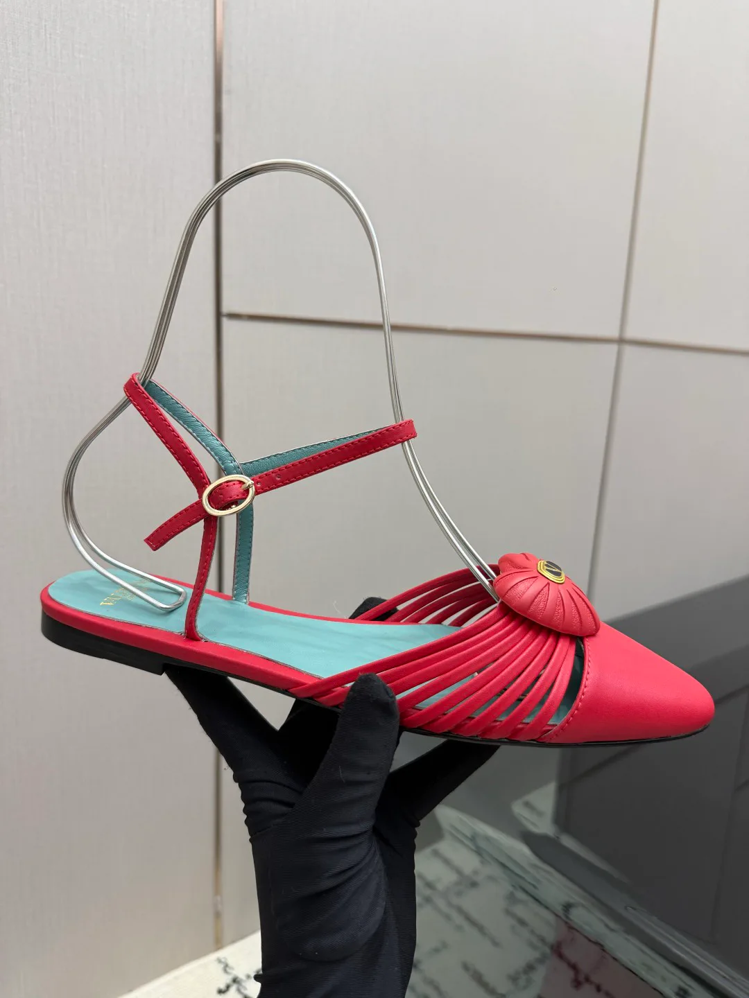 Босоножки Женские Valentino 18598094