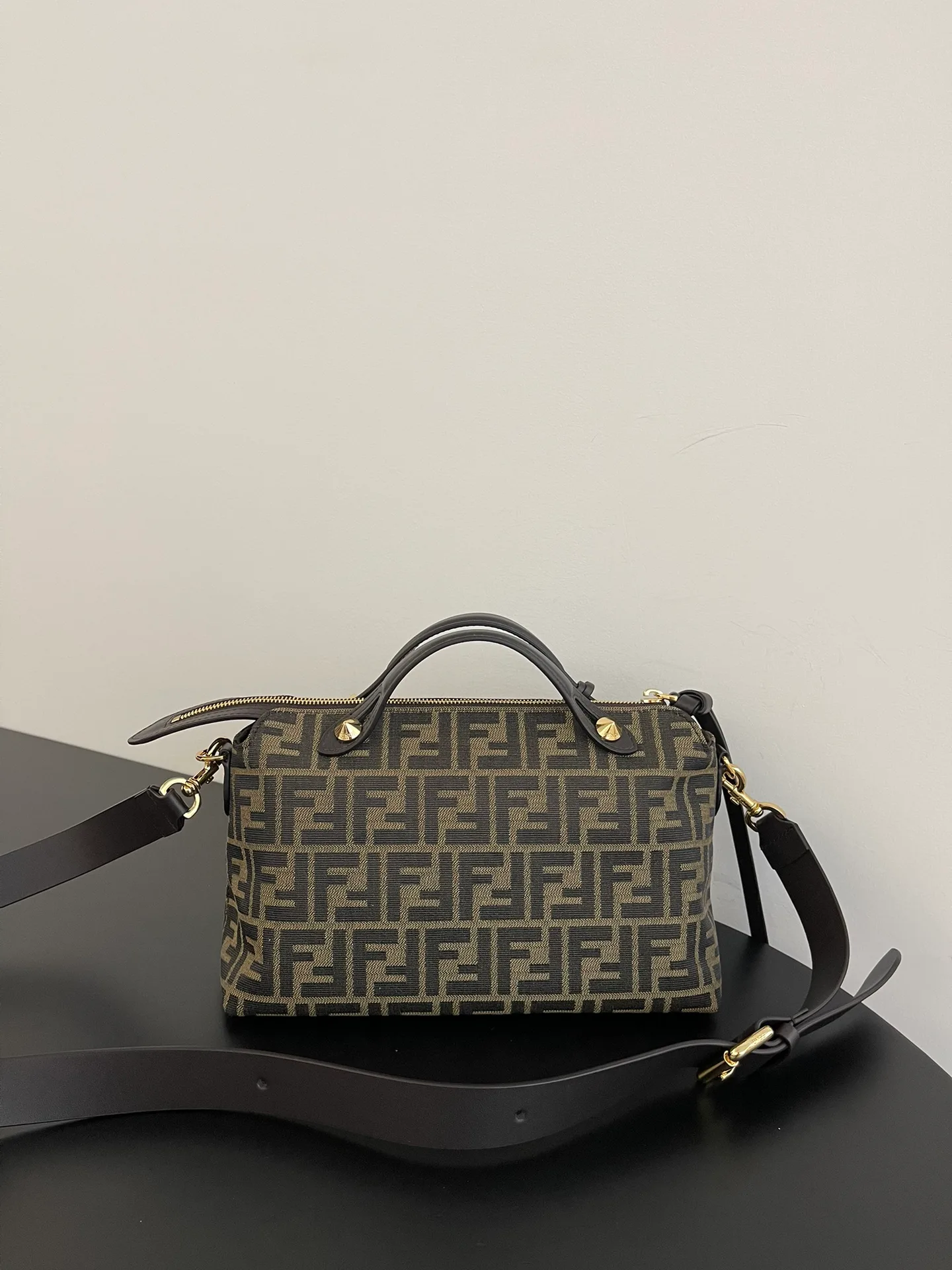 Сумки На Ремне Женские Fendi 1253899