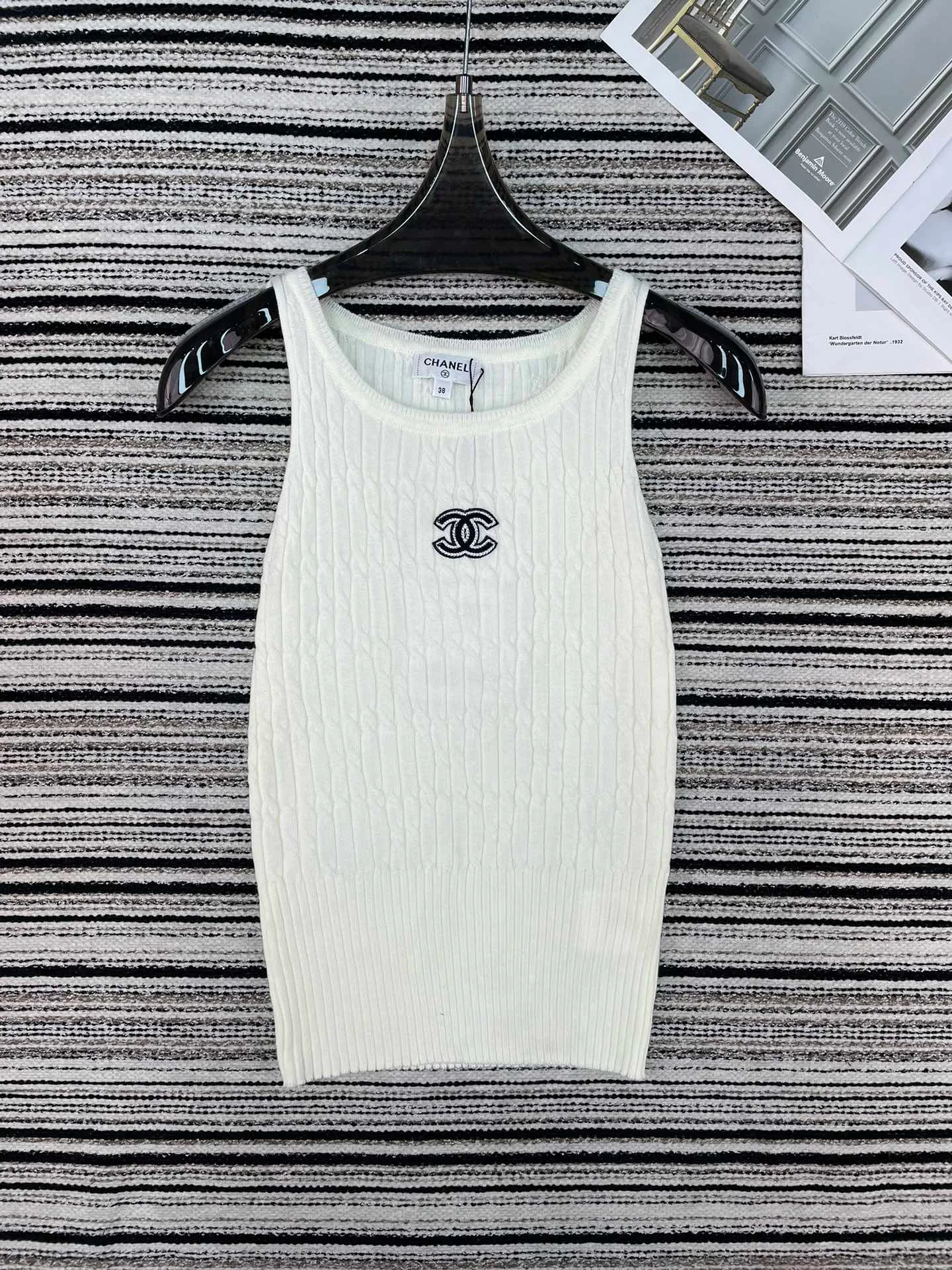 Жилеты Женские Chanel 11311140