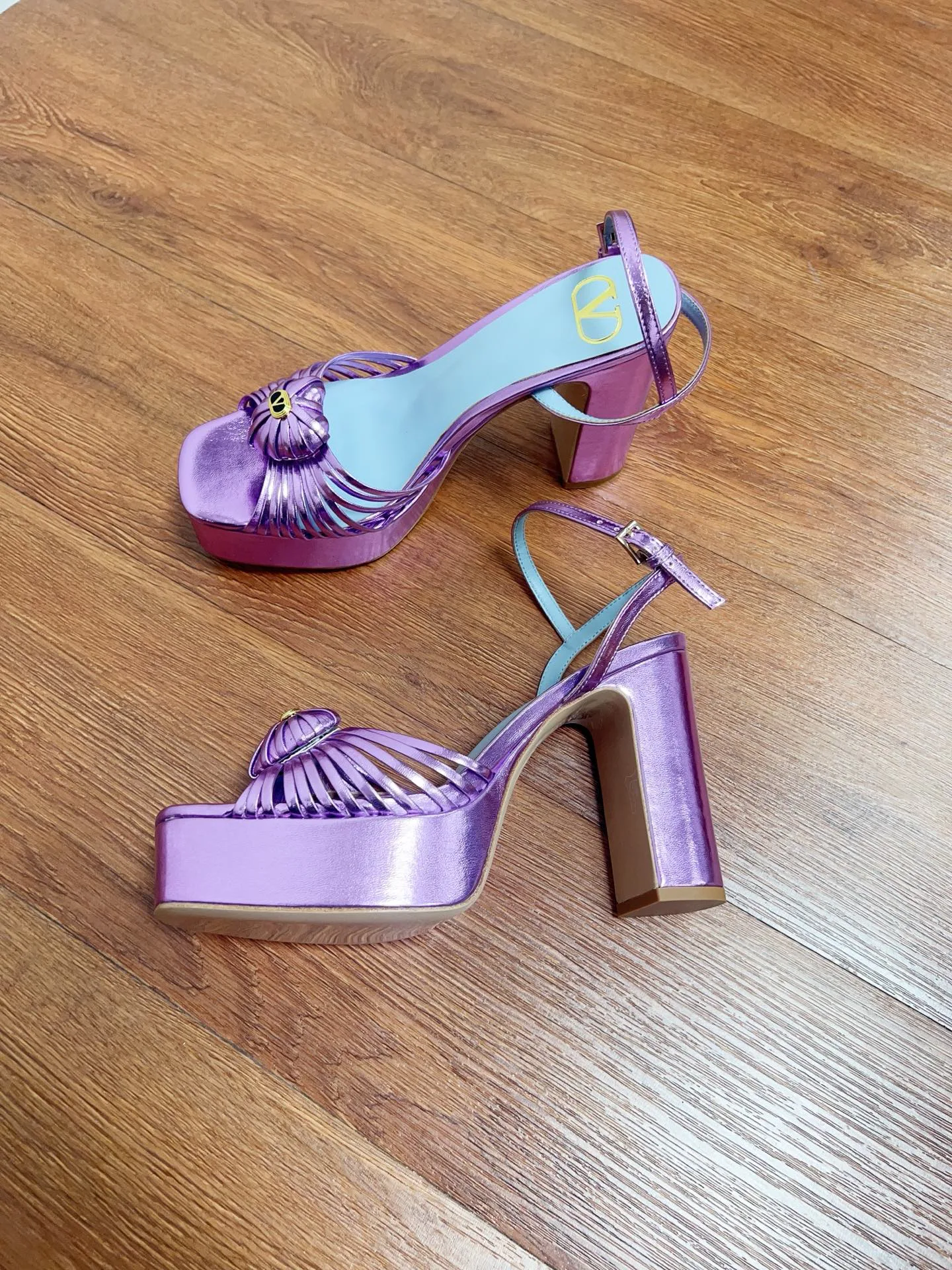 Босоножки Женские Valentino 10994250