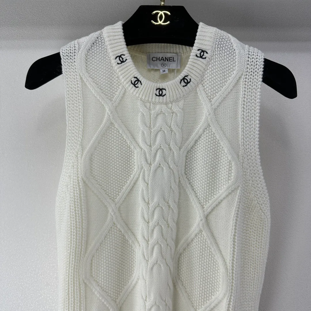 Жилеты Женские Chanel 13400908