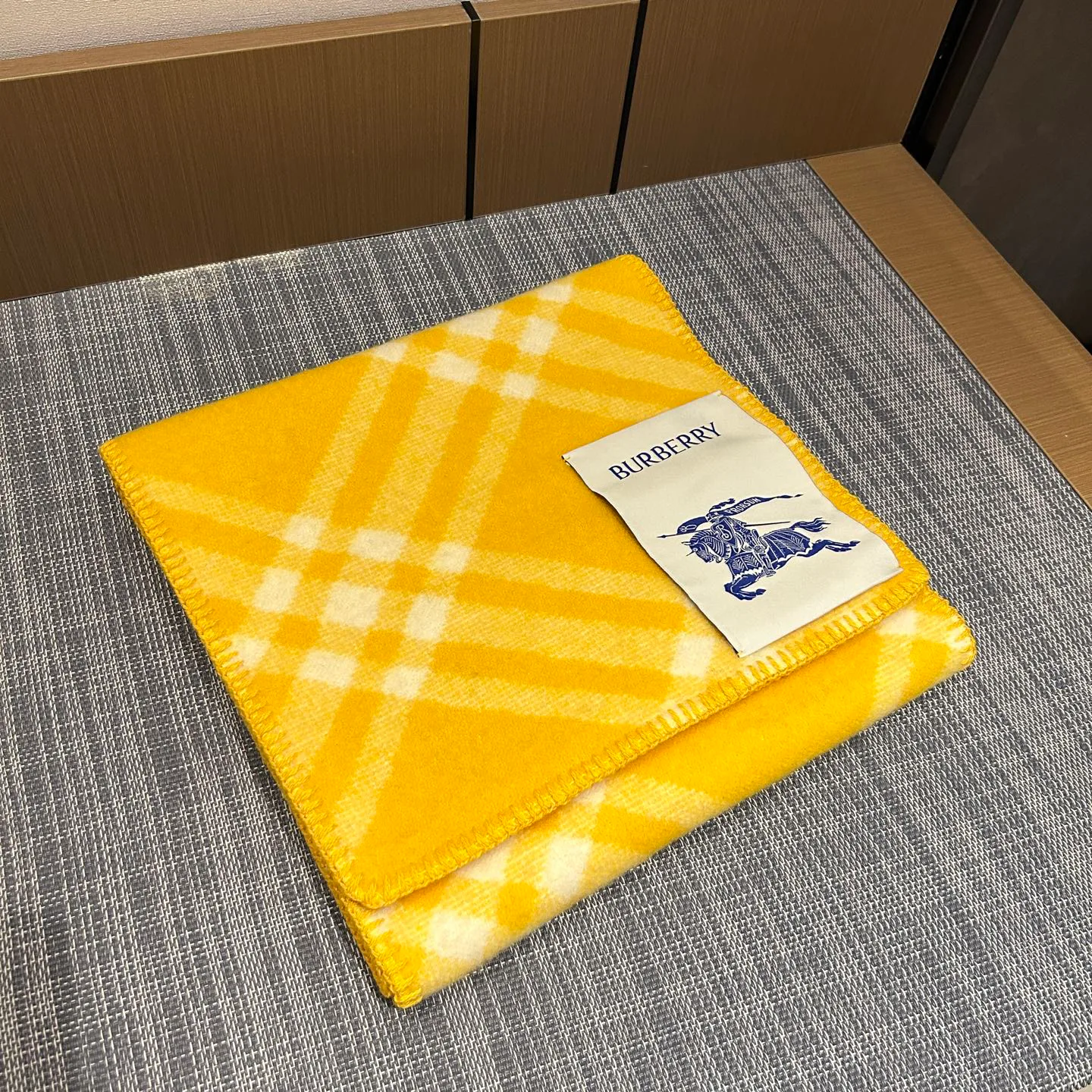 Шарфы Burberry 257001