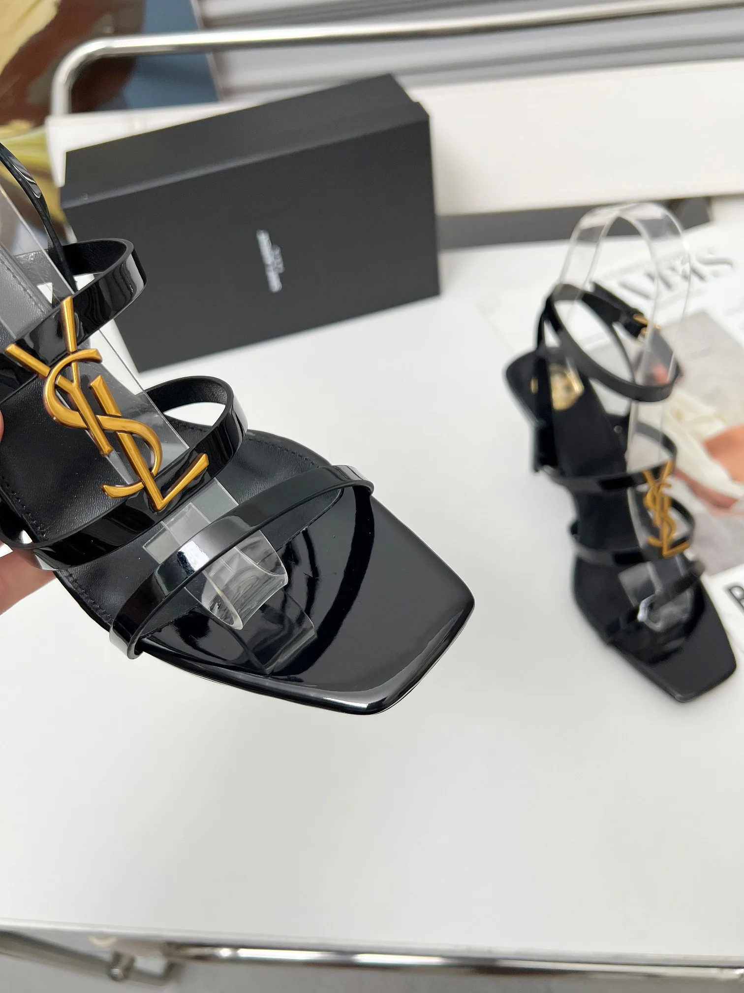 Босоножки Женские Saint Laurent 262240