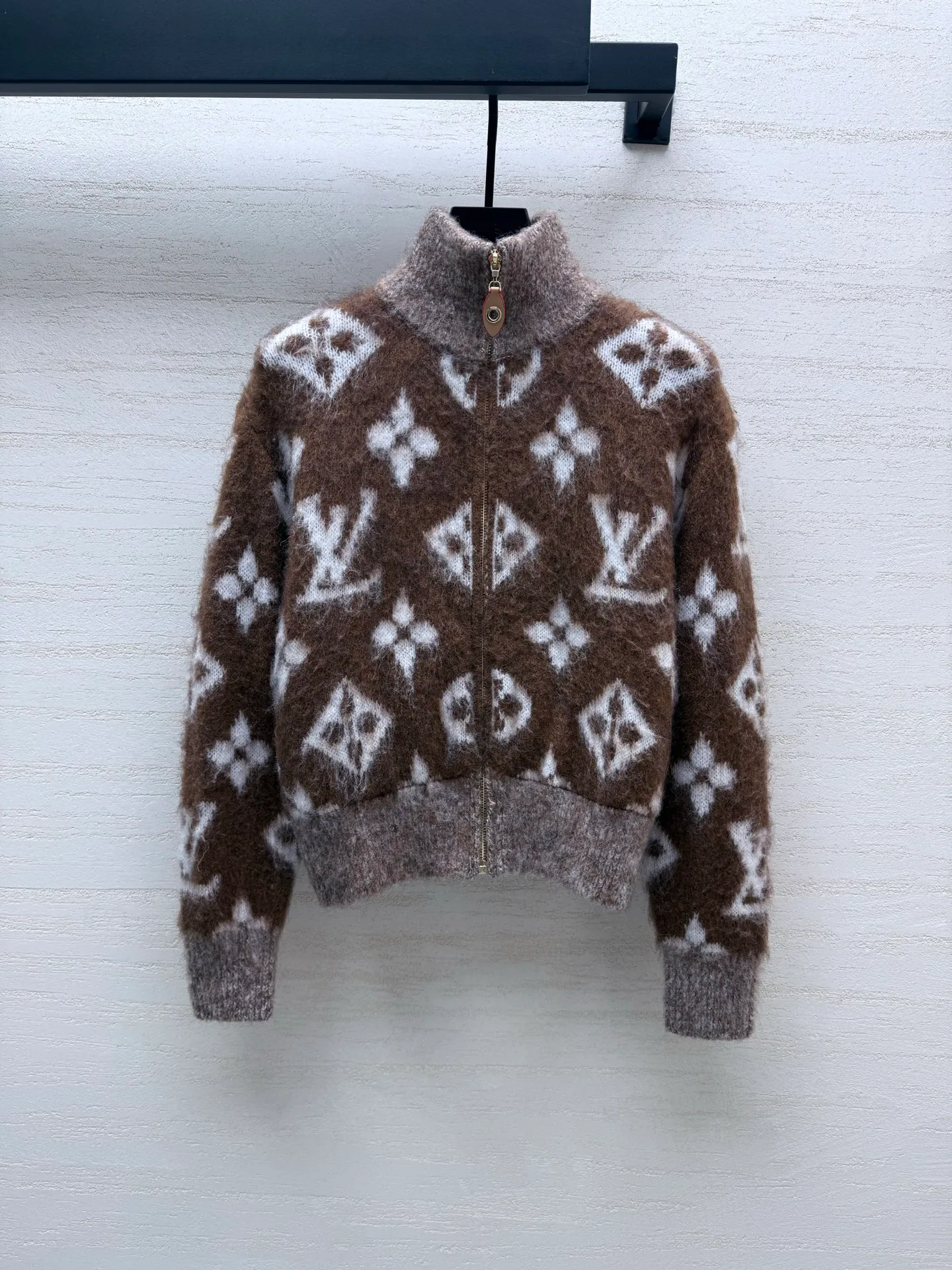 Куртки И Пуховики Женские Louis Vuitton 18858544