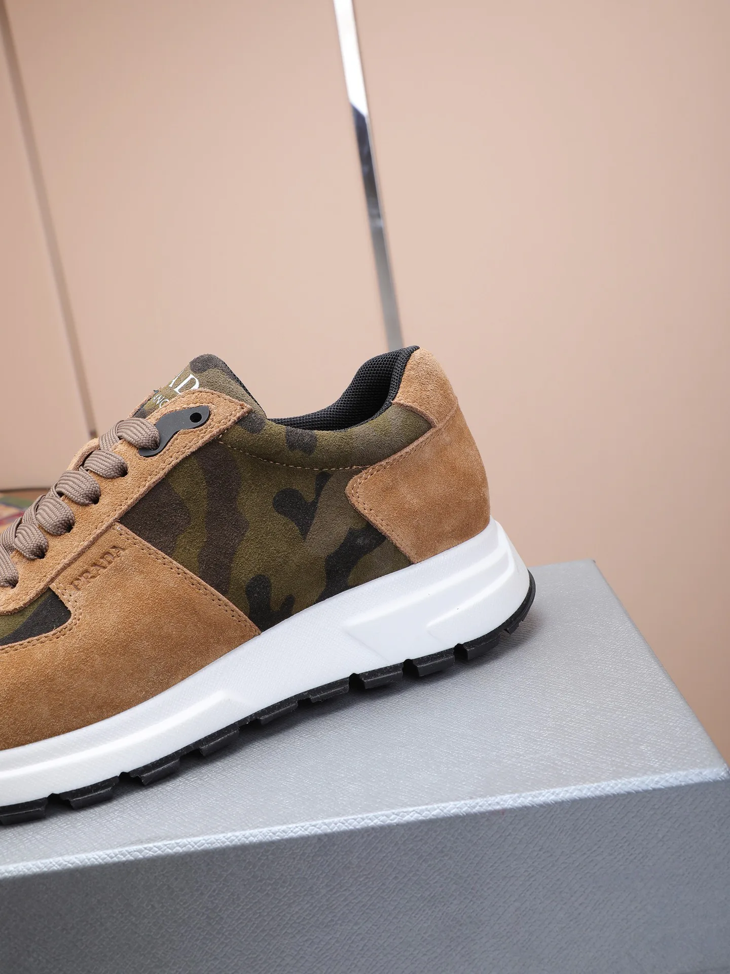 Кроссовки Мужские Prada 10844553