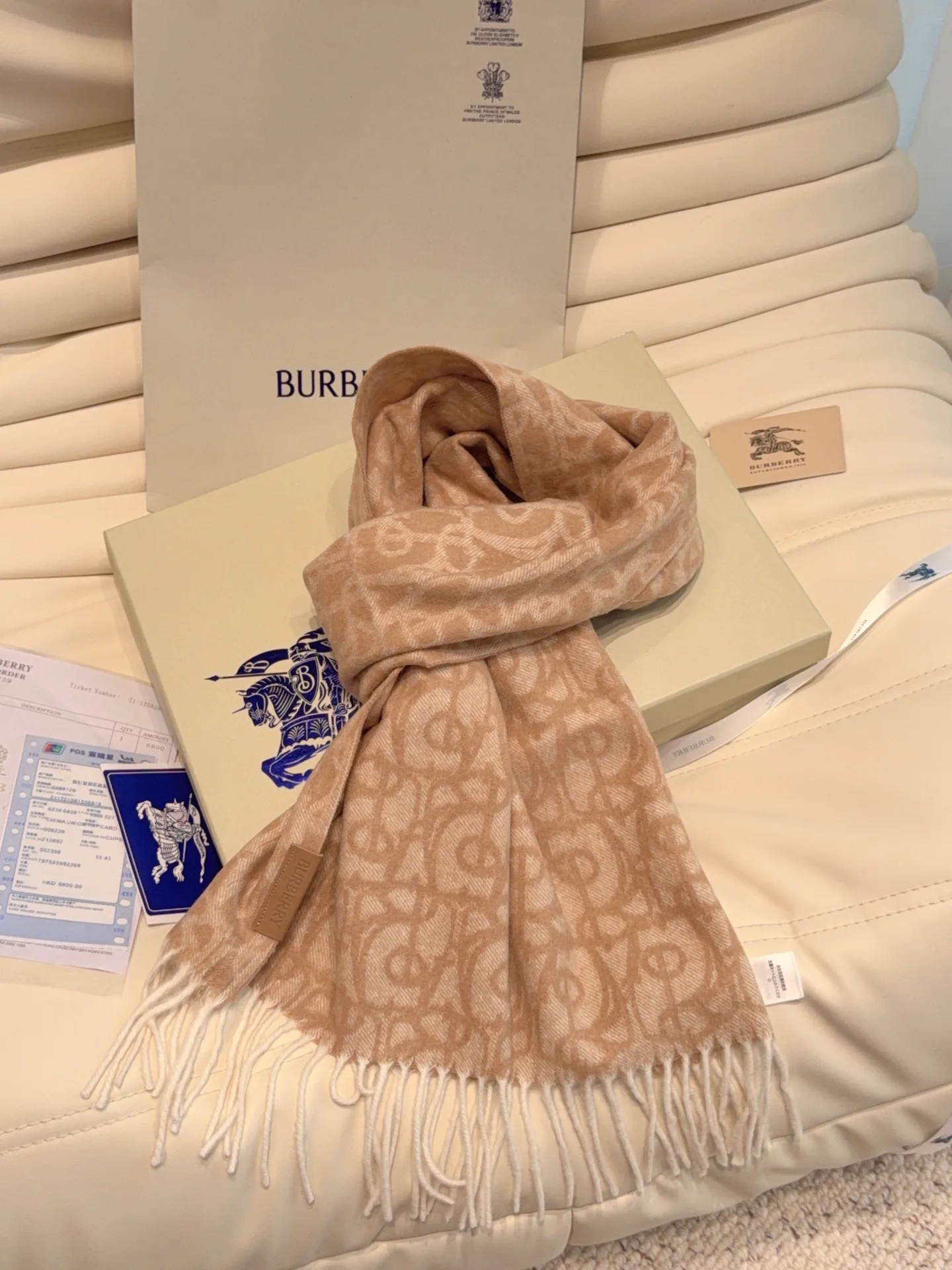 Шарфы Burberry 18287236