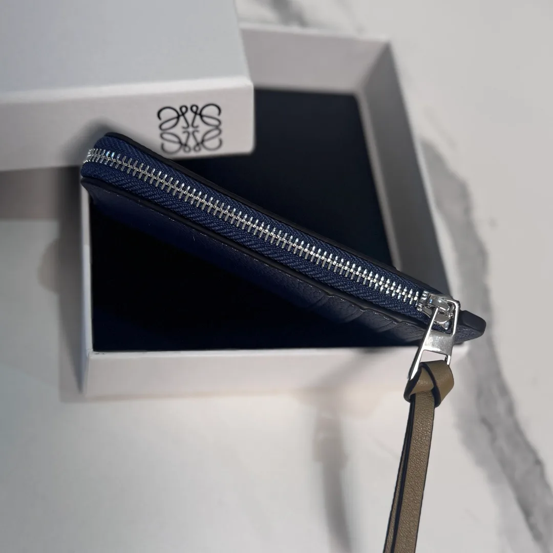 Клатчи Женские Loewe 17082946
