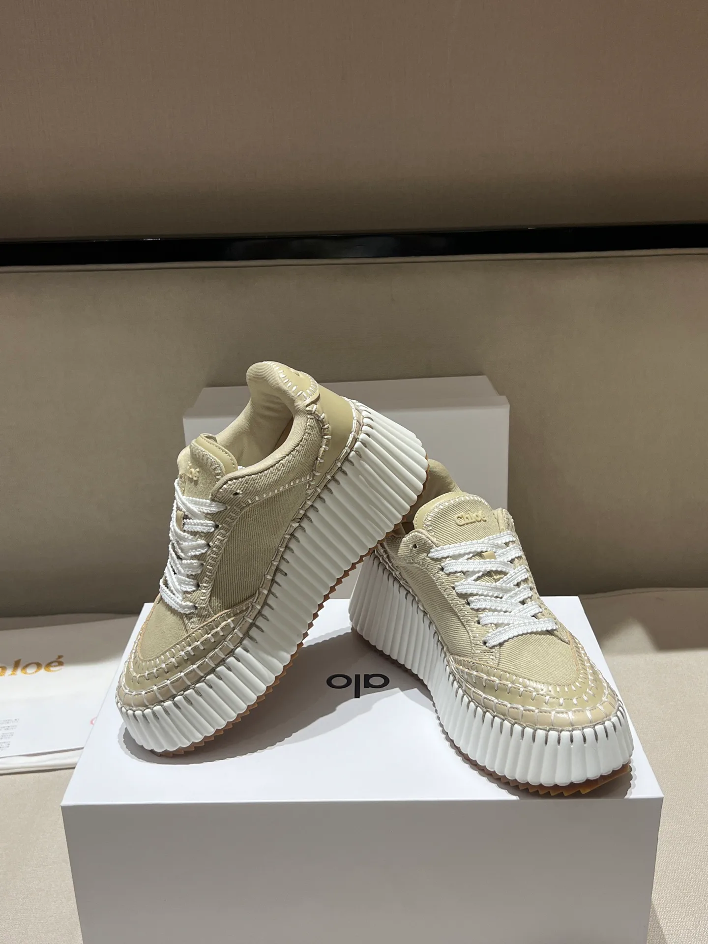 Кроссовки Женские Chloe 18020519