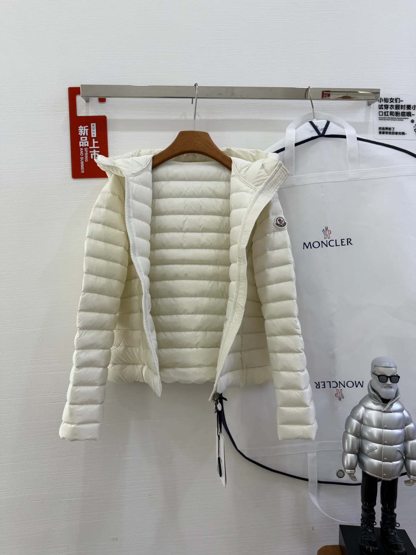 Куртки И Пуховики Женские Moncler 18825216