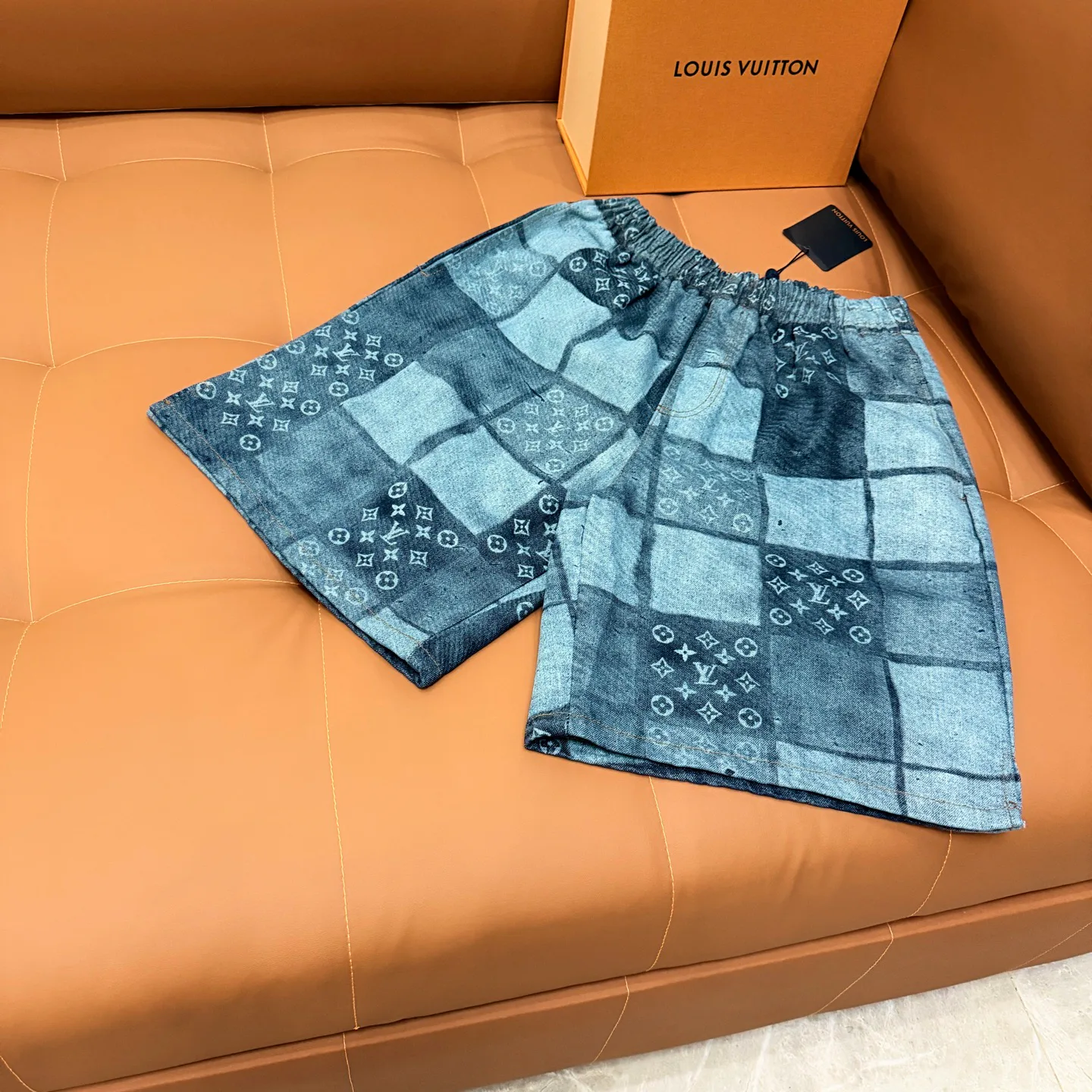 Шорты Женские Louis Vuitton 17294585