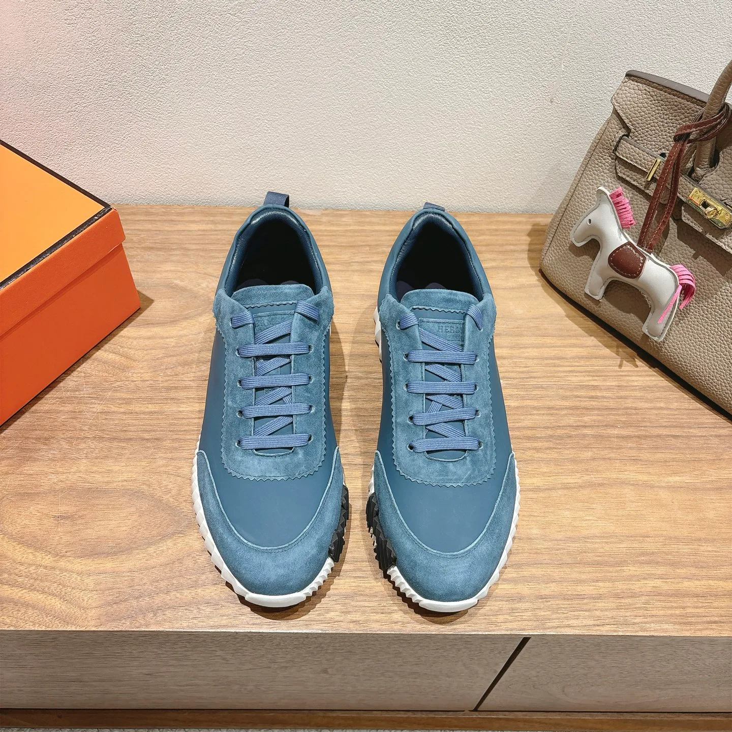 Кроссовки Женские Hermes 18729677