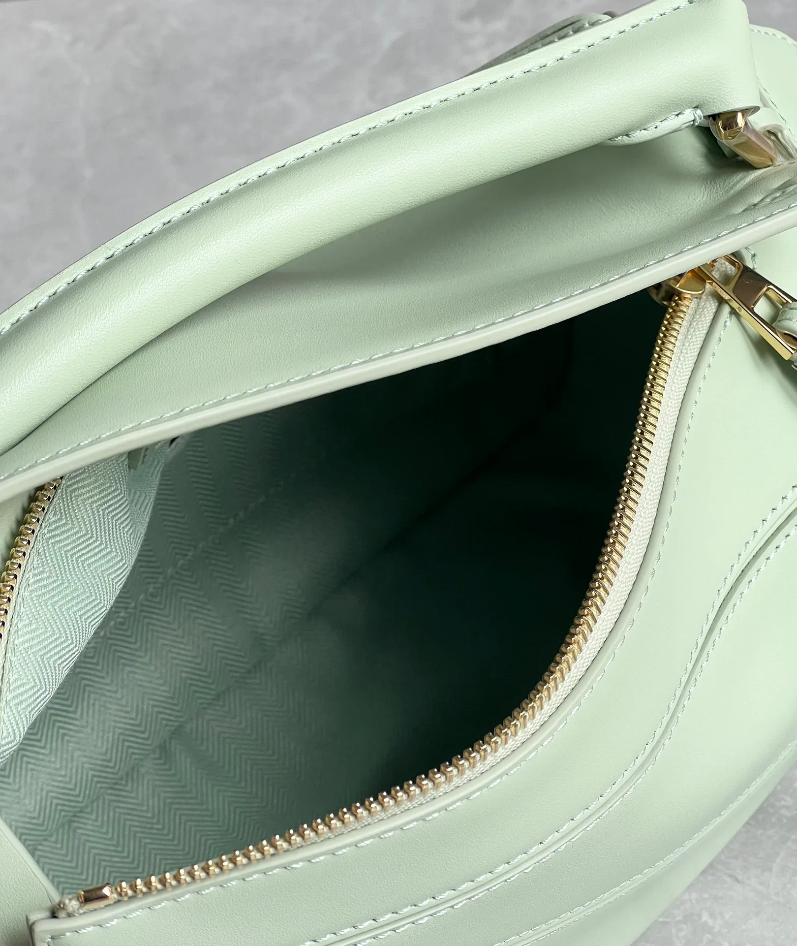 Сумки На Ремне Женские Loewe 10986860
