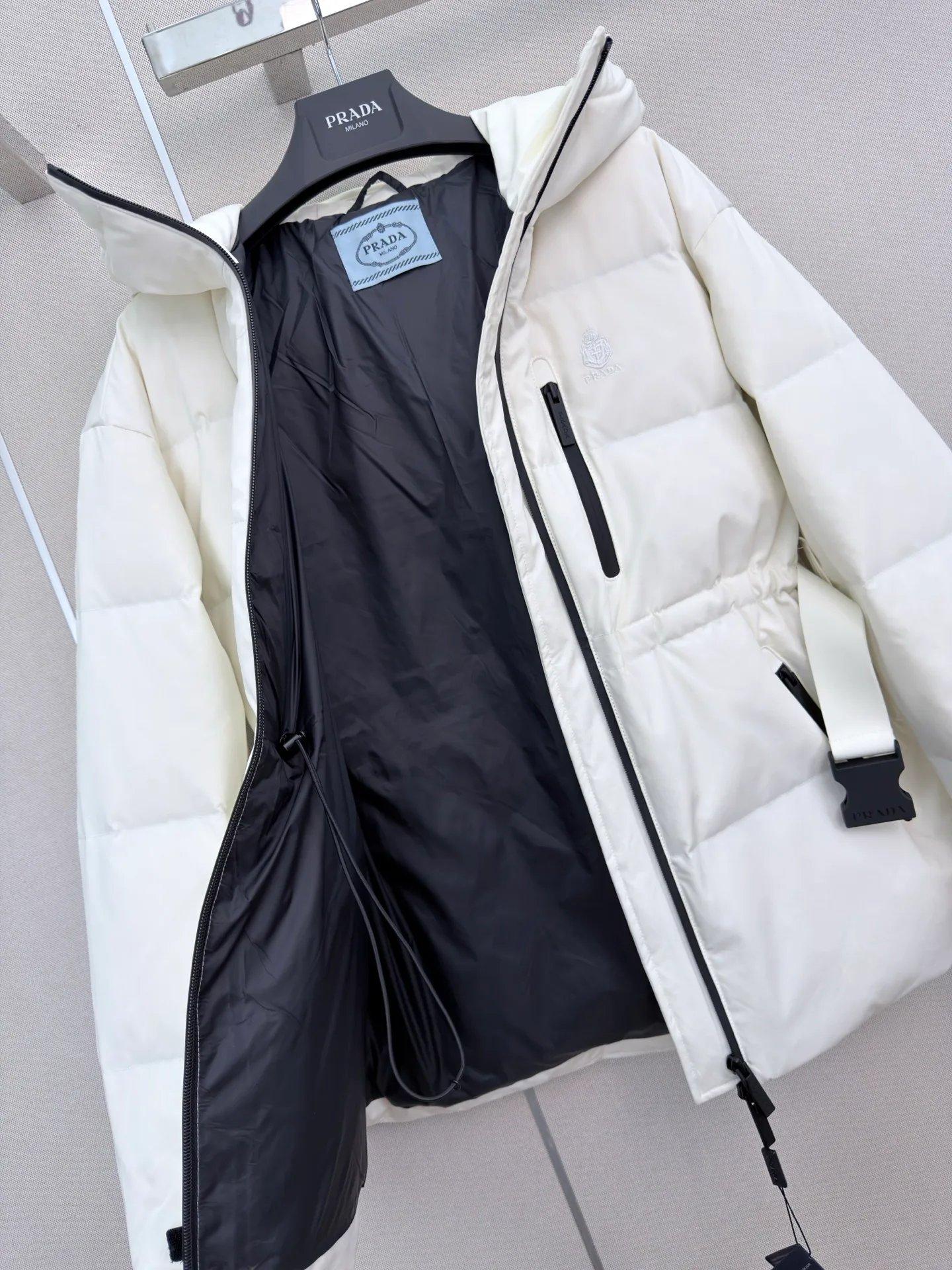 Куртки И Пуховики Женские Prada 18185833