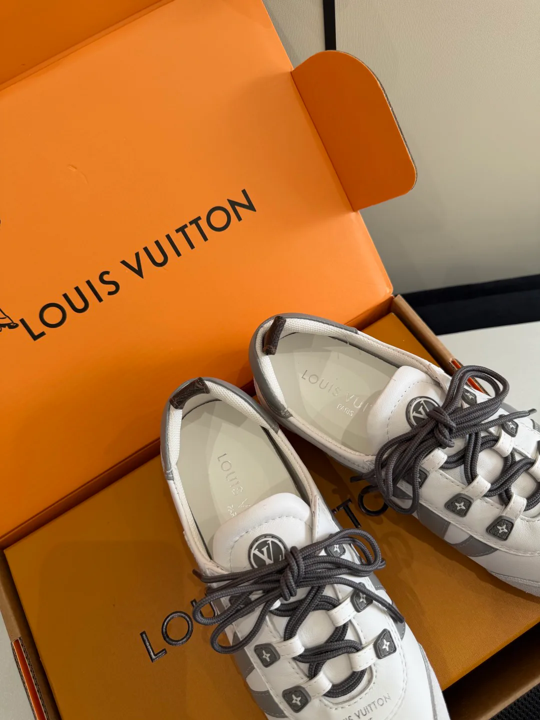 Кроссовки Женские Louis Vuitton 1451001