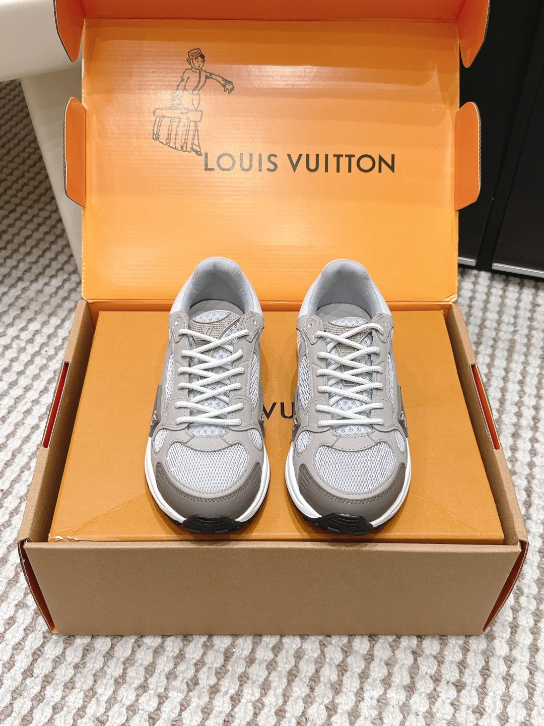 Кроссовки Женские Louis Vuitton 11518610