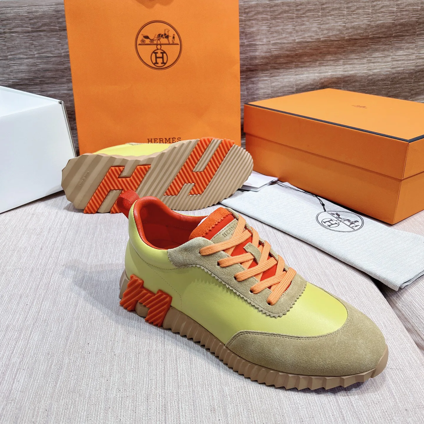 Кроссовки Женские Hermes 17749548