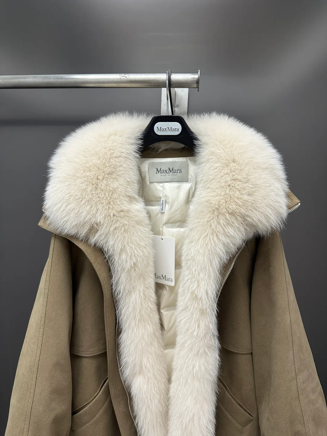 Куртки И Пуховики Женские Max Mara 18702423