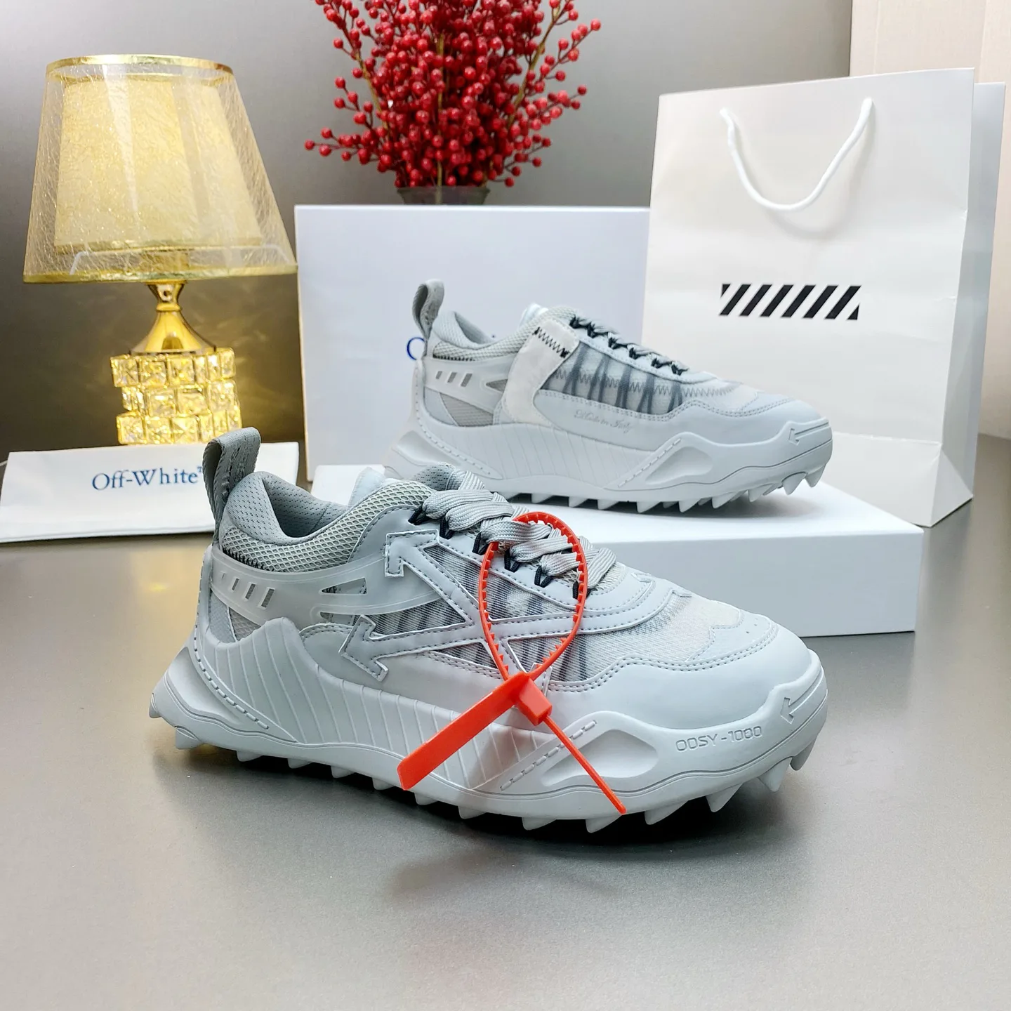 Кроссовки Женские Off-White 17530530