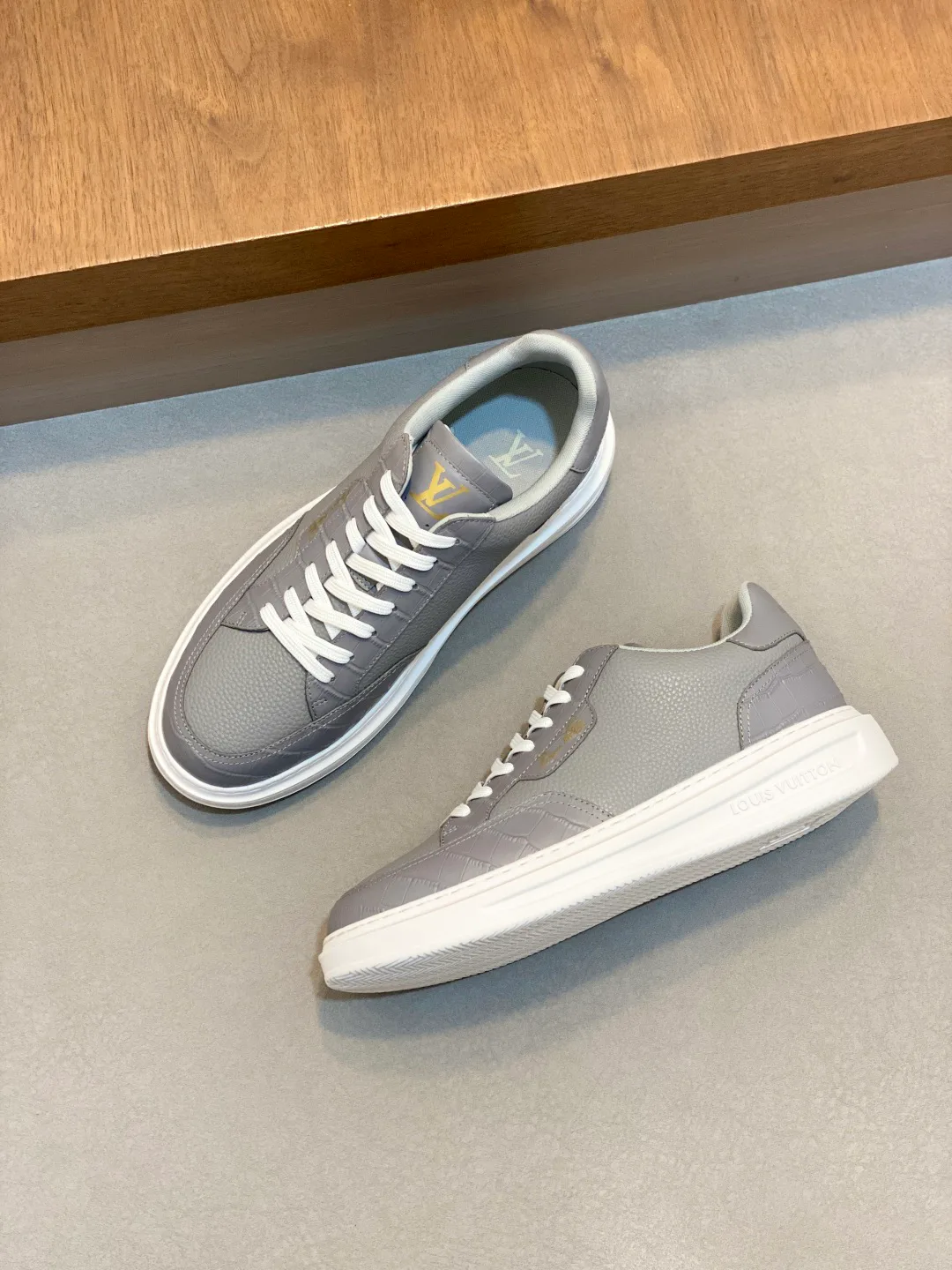 Кроссовки Мужские Louis Vuitton 18265108