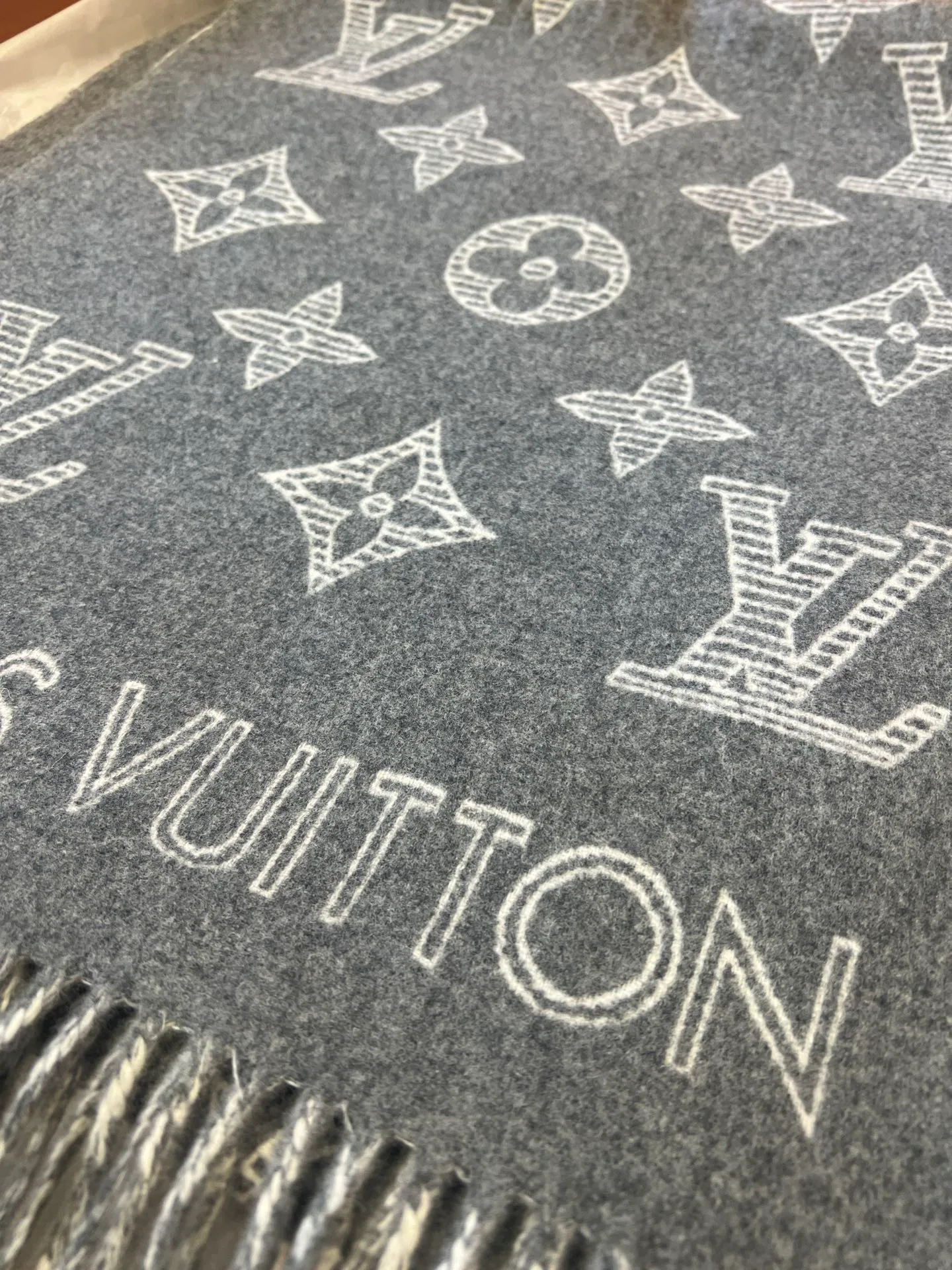 Шарфы Louis Vuitton 5396932