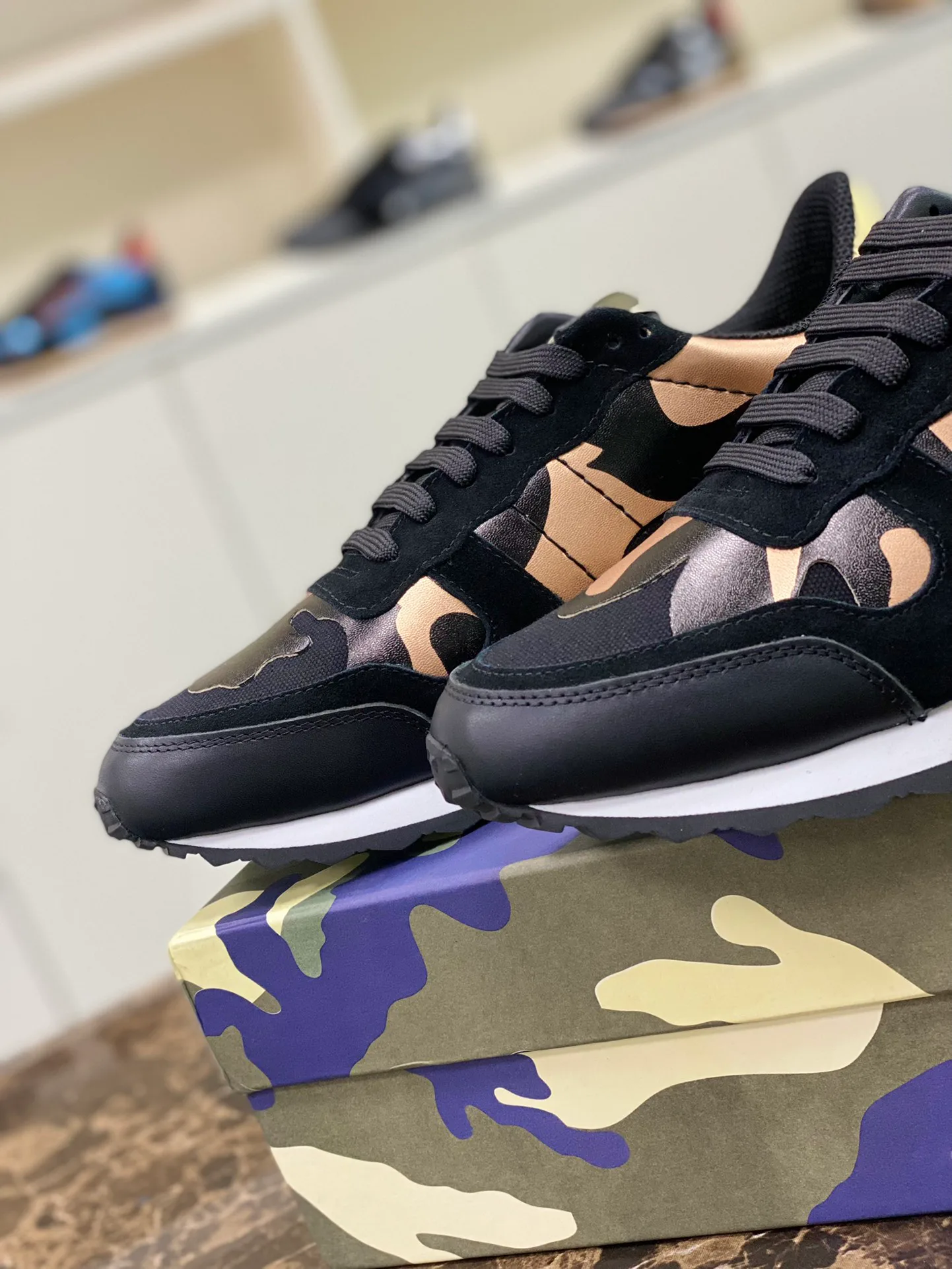 Кроссовки Женские Valentino 10736452