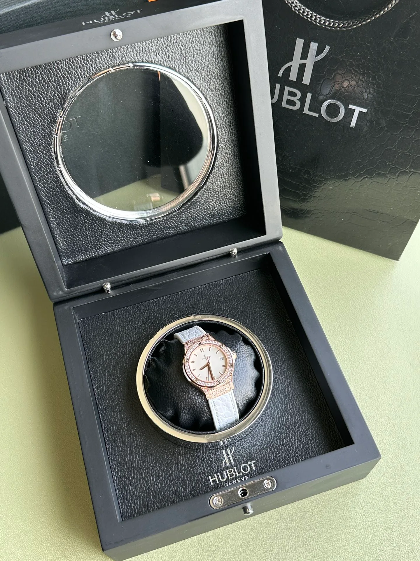 Часы Женские Hublot 17629717