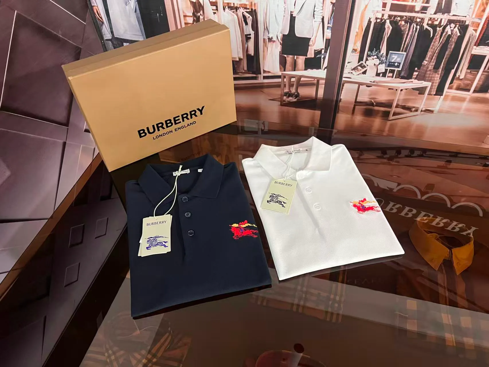 Футболки Женские Burberry 9438128