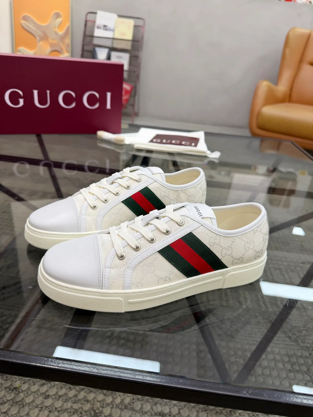 Кроссовки Женские Gucci 18346397