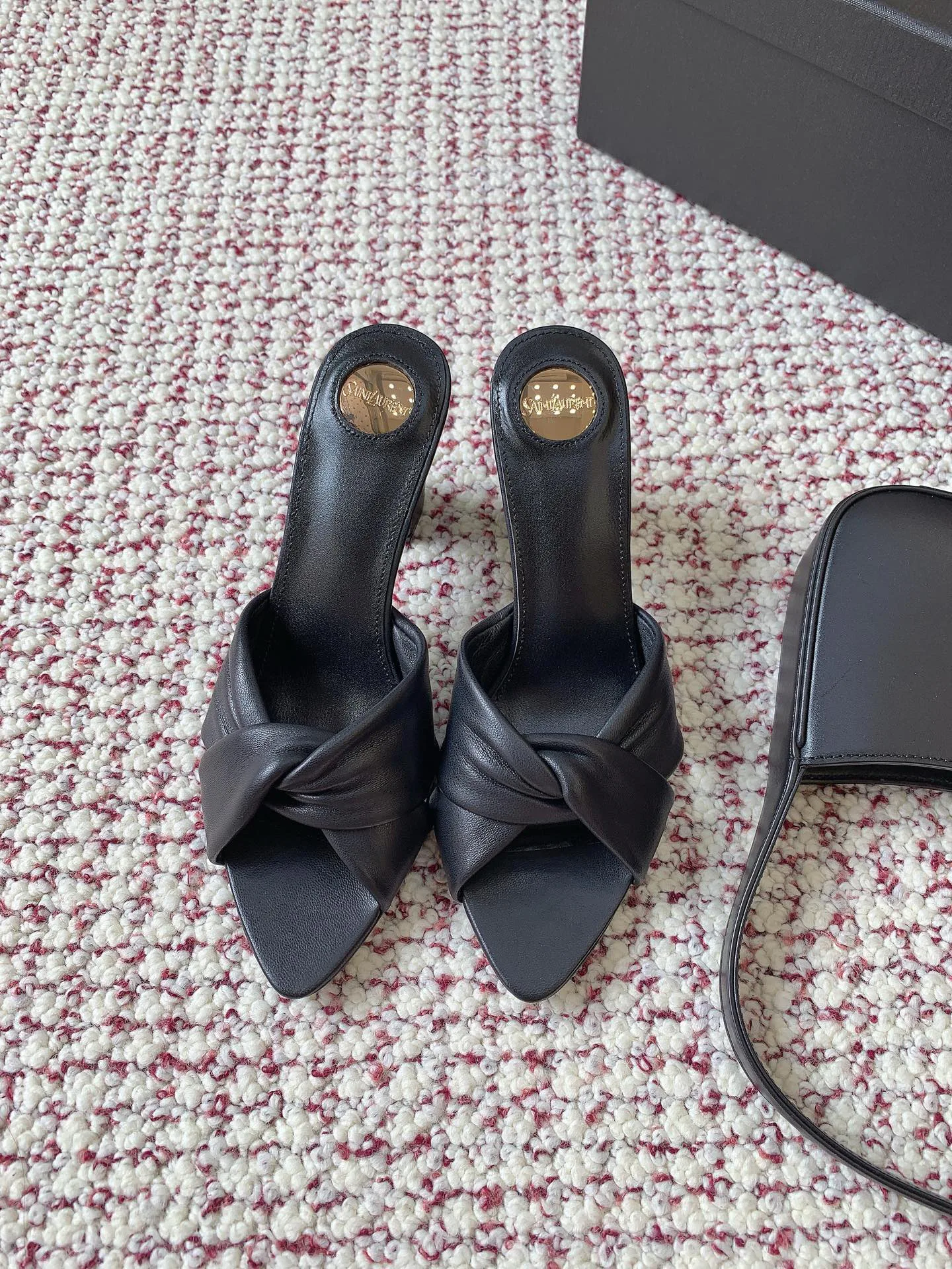 Босоножки Женские Saint Laurent 11924366