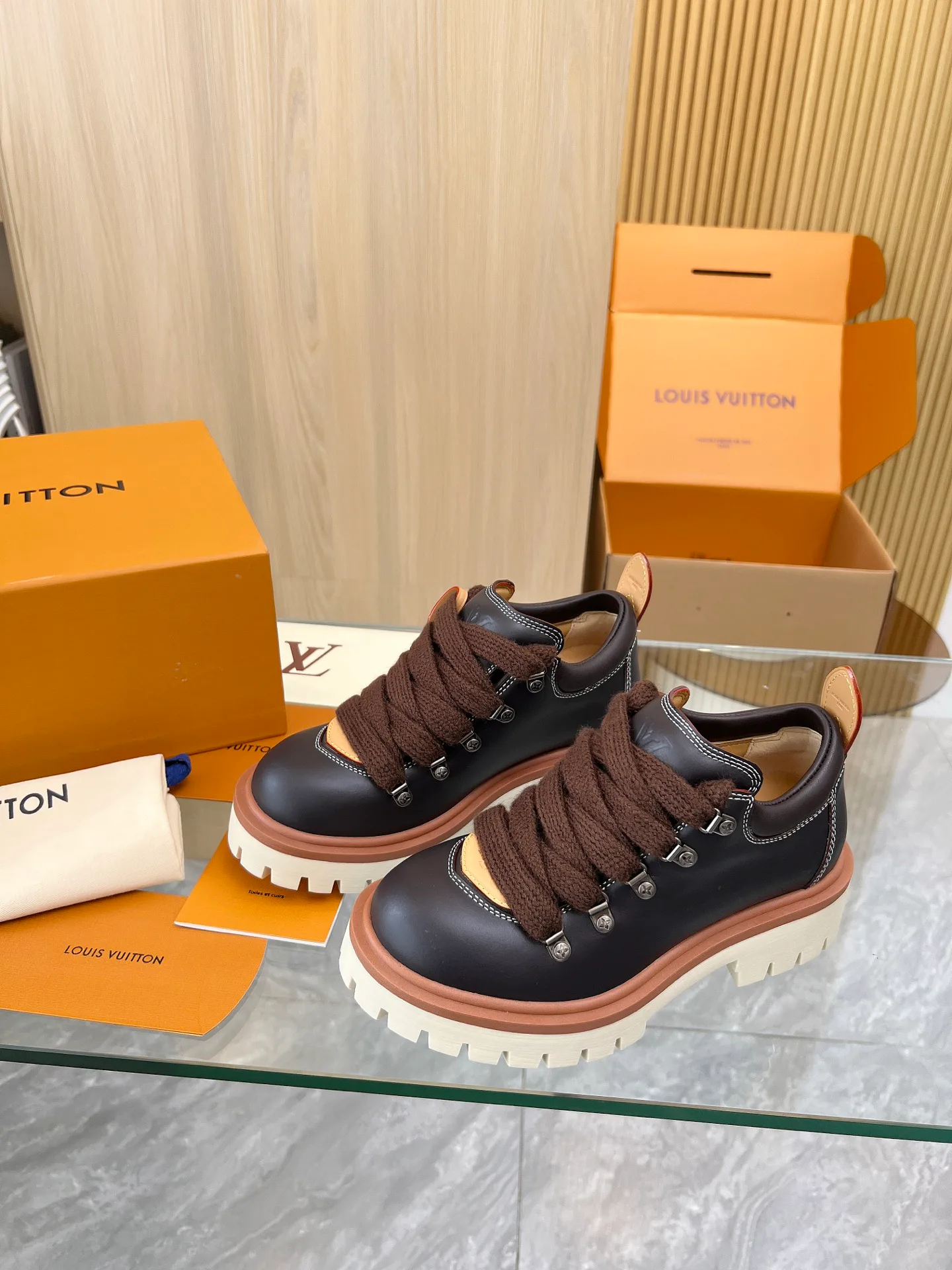 Ботинки Женские Louis Vuitton 1545101