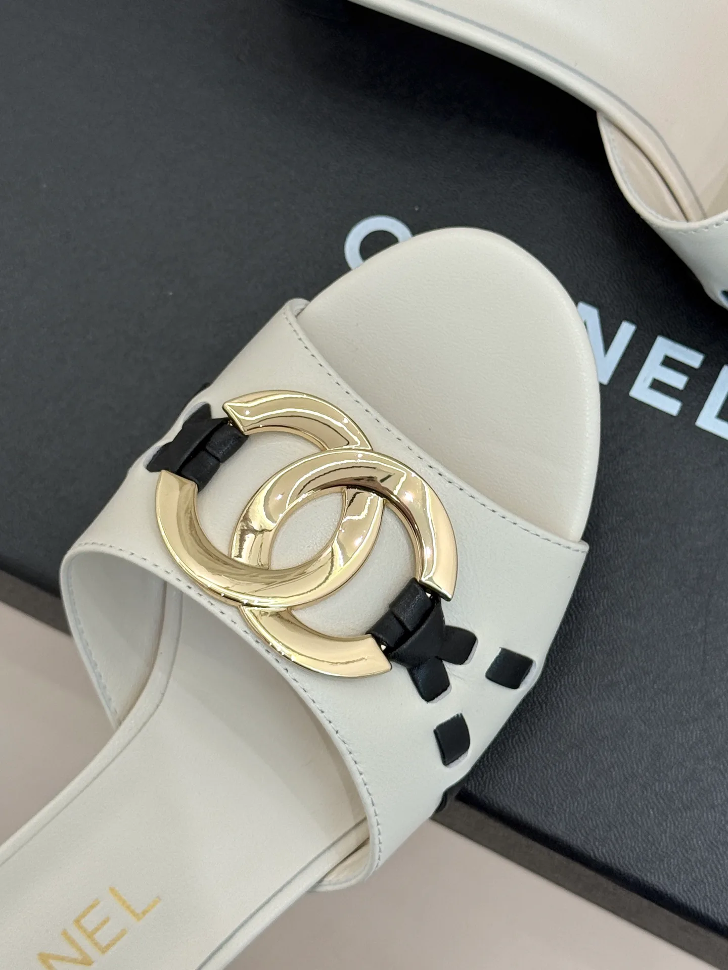 Босоножки Женские Chanel 17025707