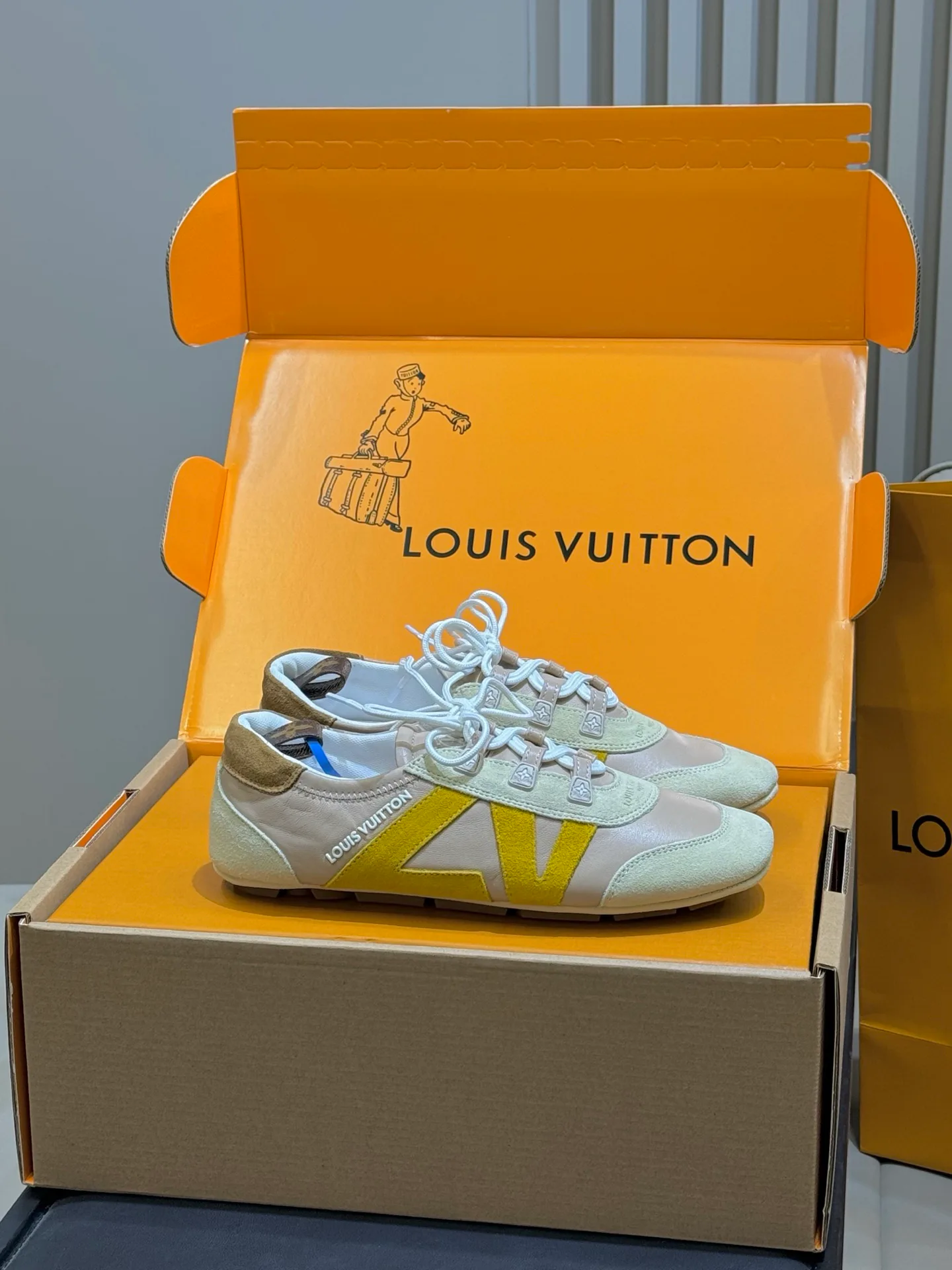 Кроссовки Женские Louis Vuitton 1280025