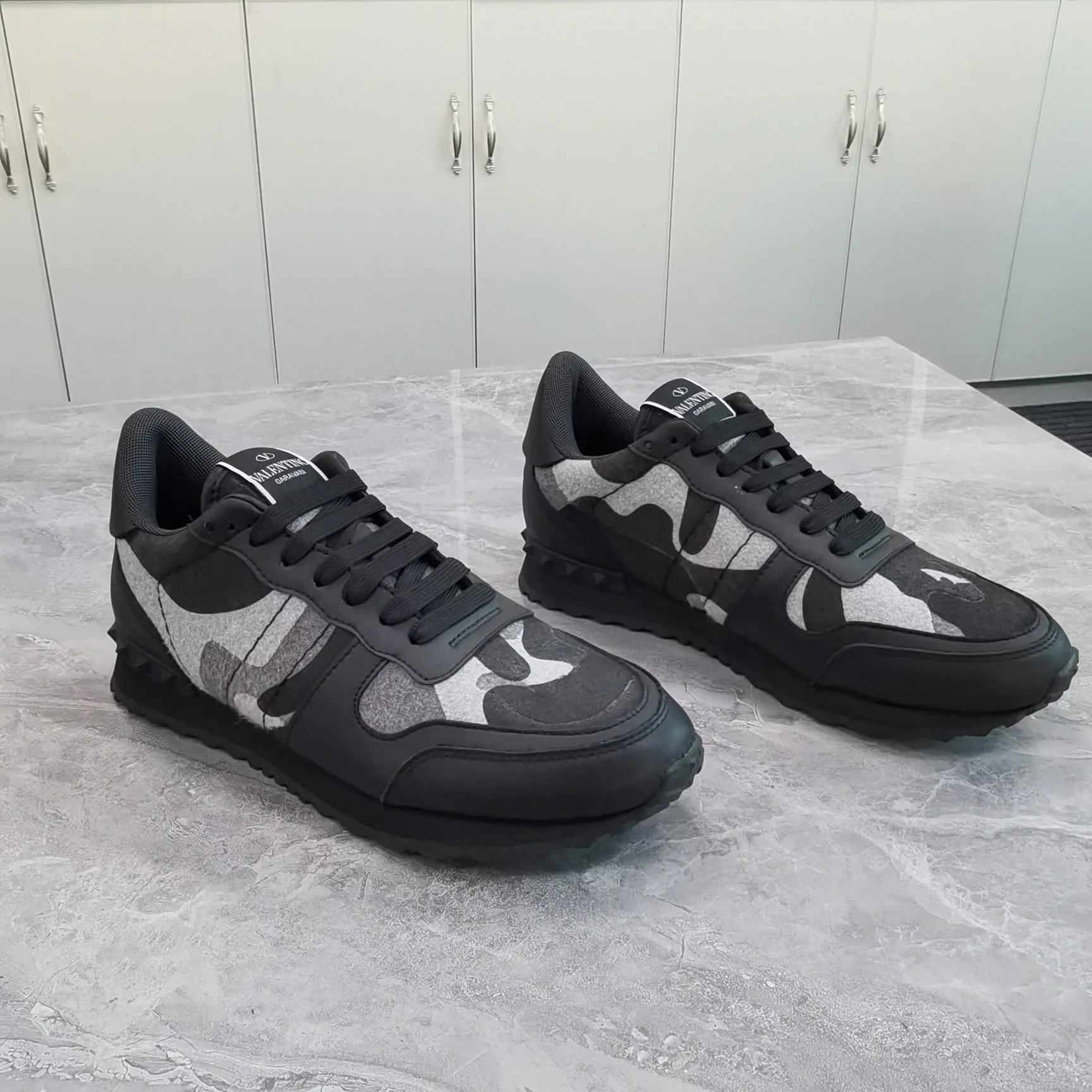 Кроссовки Женские Valentino 10736420