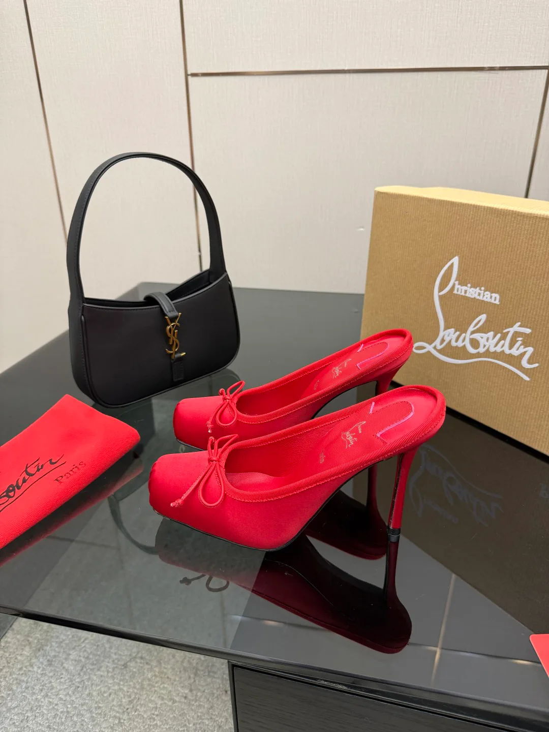 Туфли Женские Christian Louboutin 601439