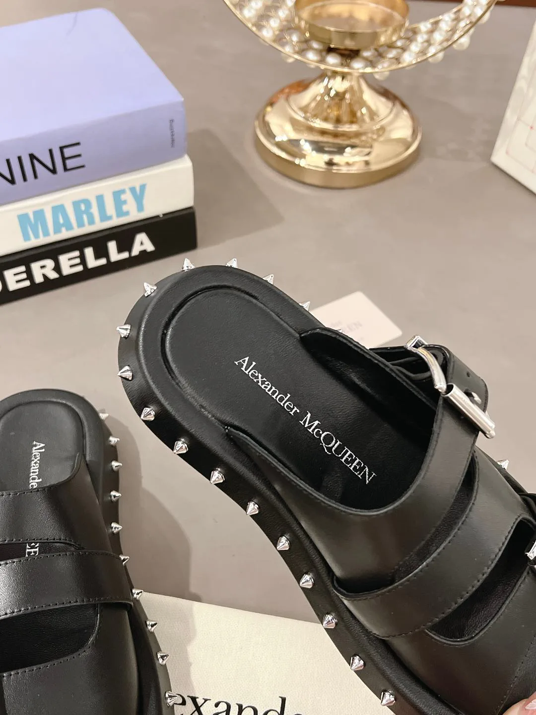 Шлепанцы Женские Alexander Mcqueen 17492