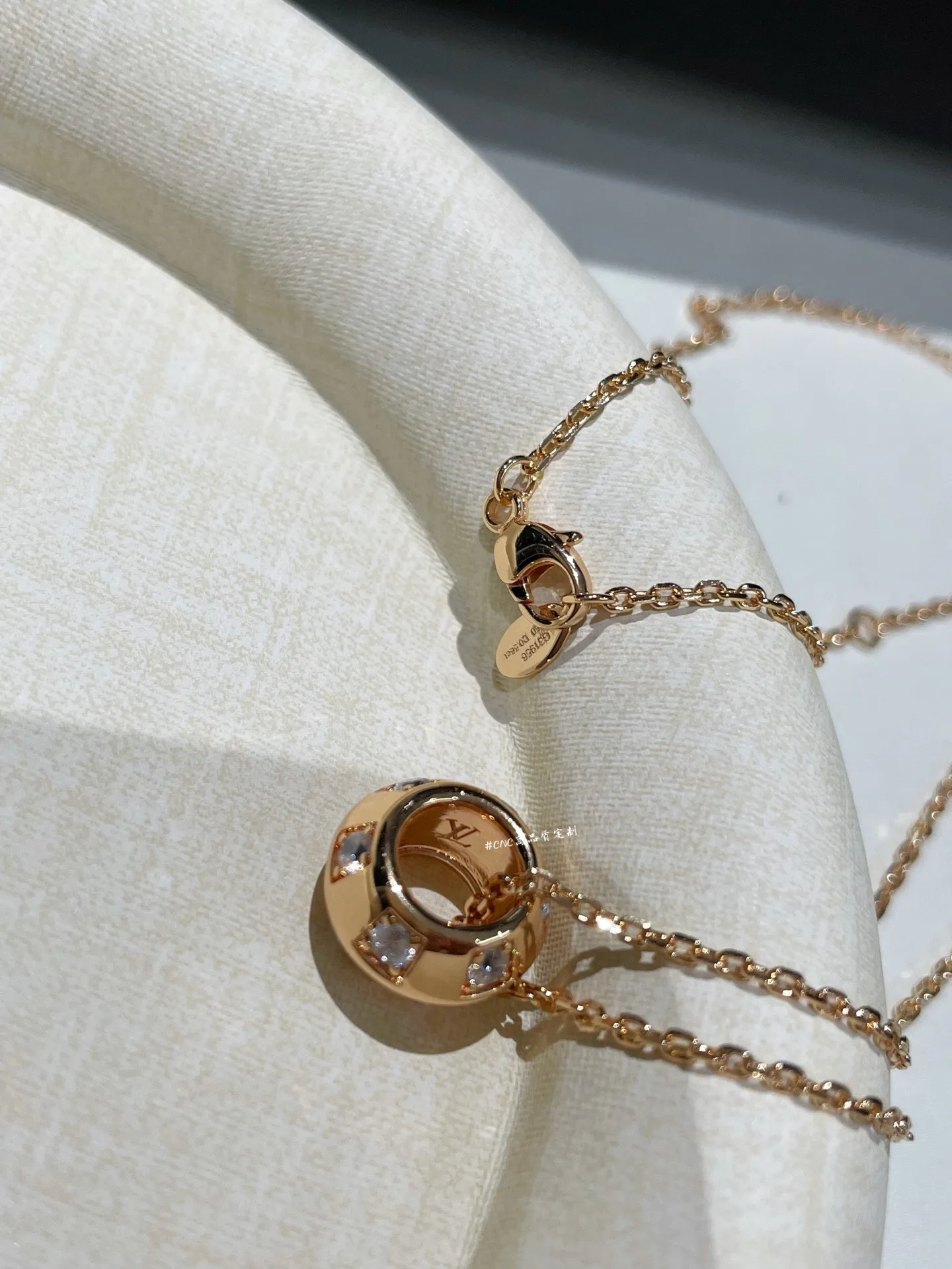 Бижутерия Louis Vuitton 17819343