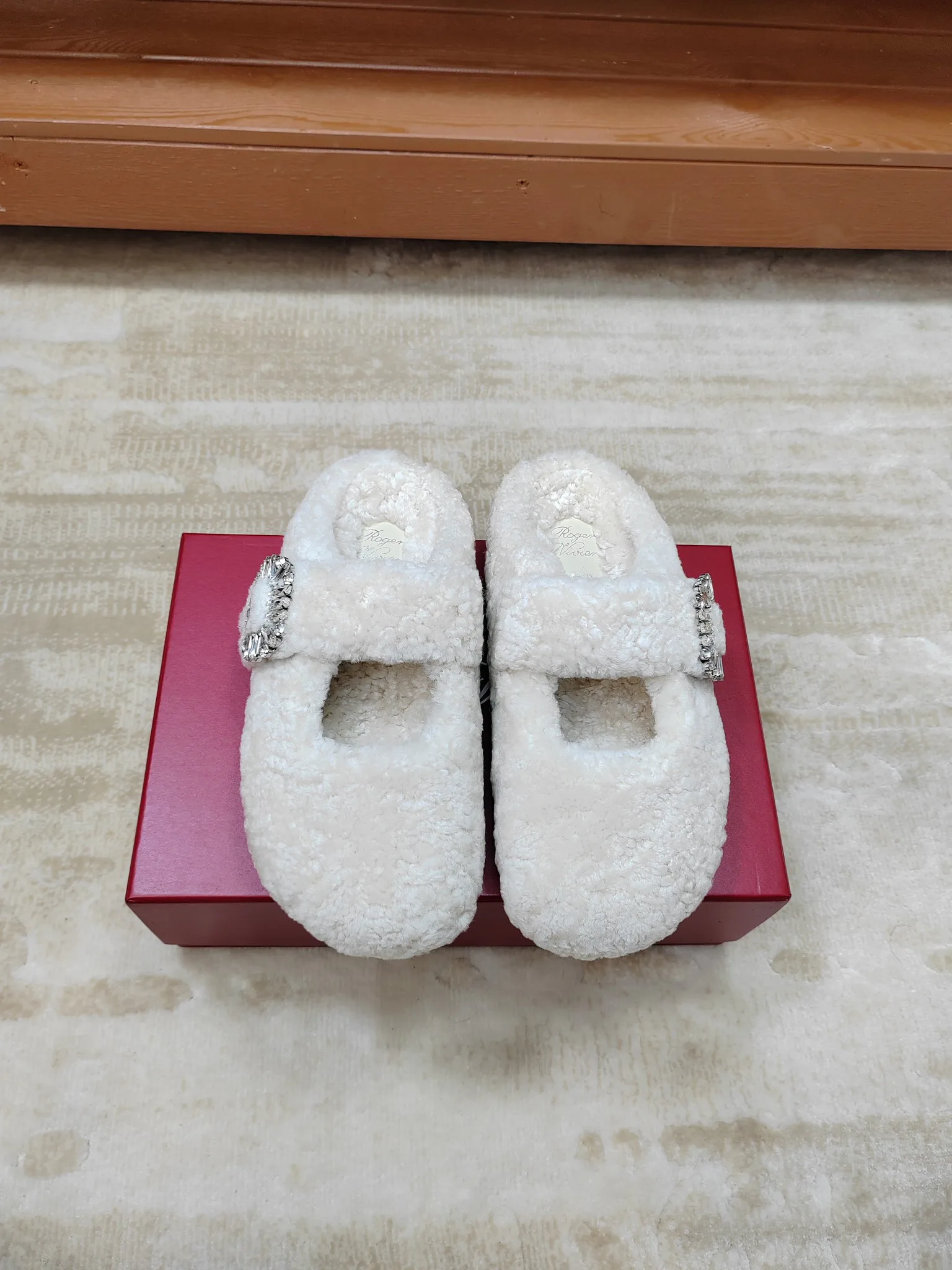Тапочки Женские Roger Vivier 17852285