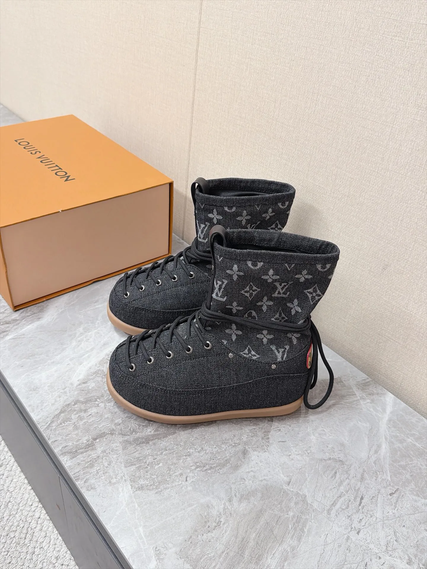 Угги Женские Louis Vuitton 19179034